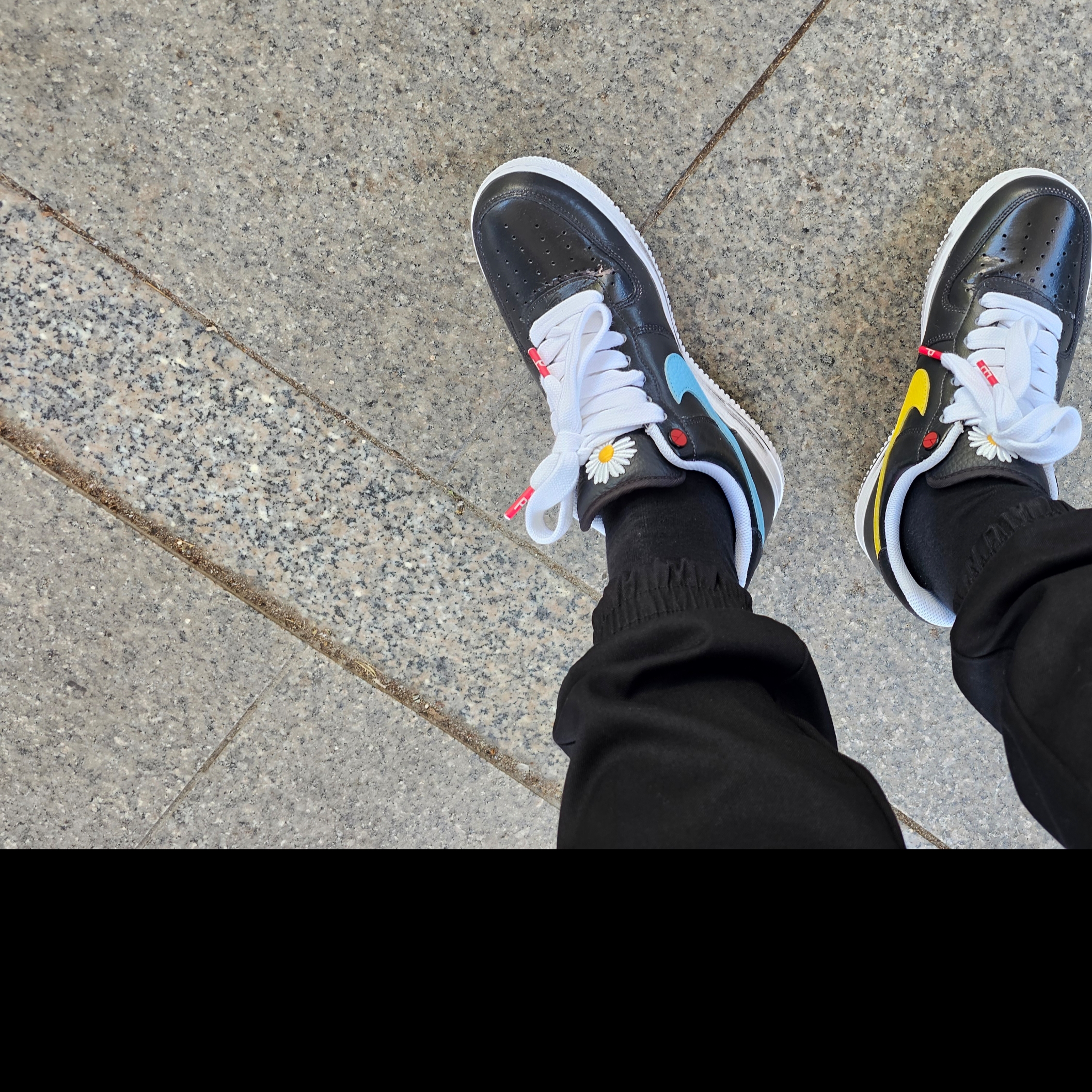 Nike x Peaceminusone Air Force 1 Low Para-Noise 3.0 Black and Multicolor 착용 스타일