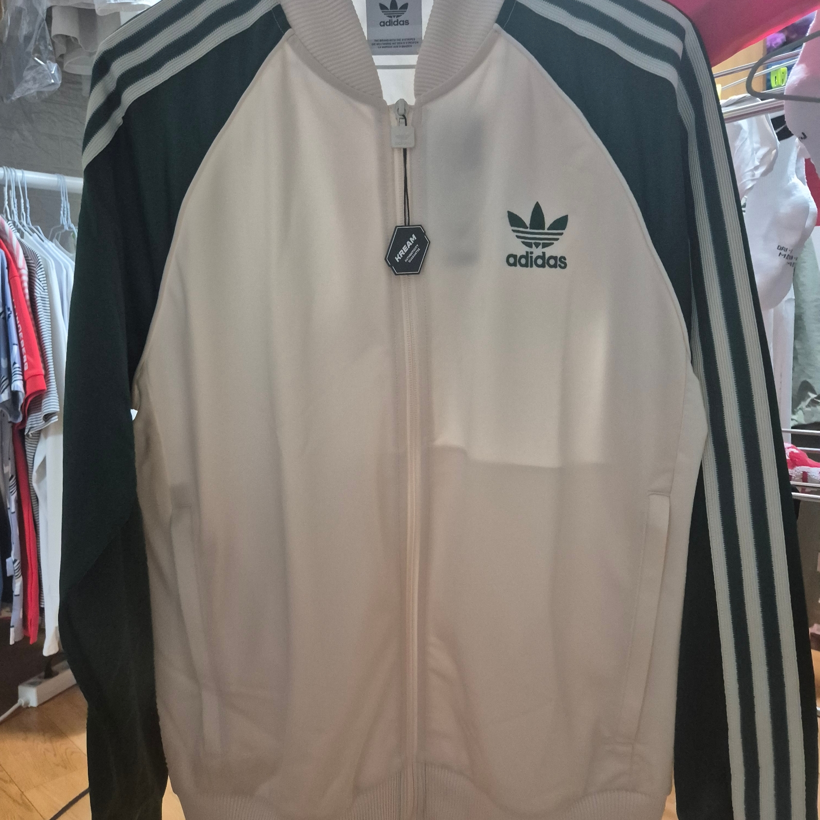 Adidas SST Track Top Wonder White Collegiate Green - KR Sizing 착용 스타일 - 2