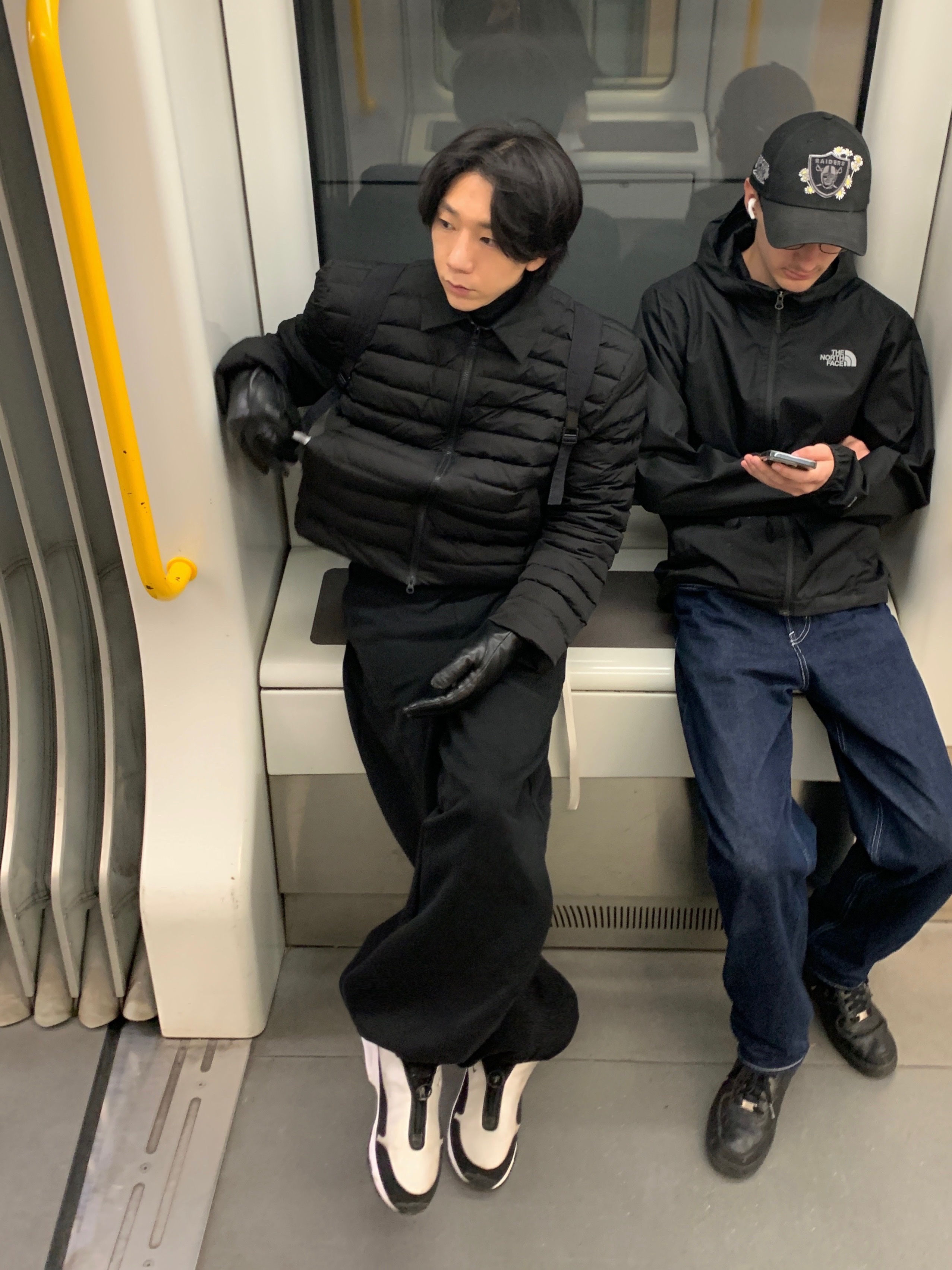 Nike x Comme des Garcons Homme Plus Air Max Sunder SP White Black, Our Legacy Slim Backpack Black Dense Liquid Nylon 착용 스타일 - 6