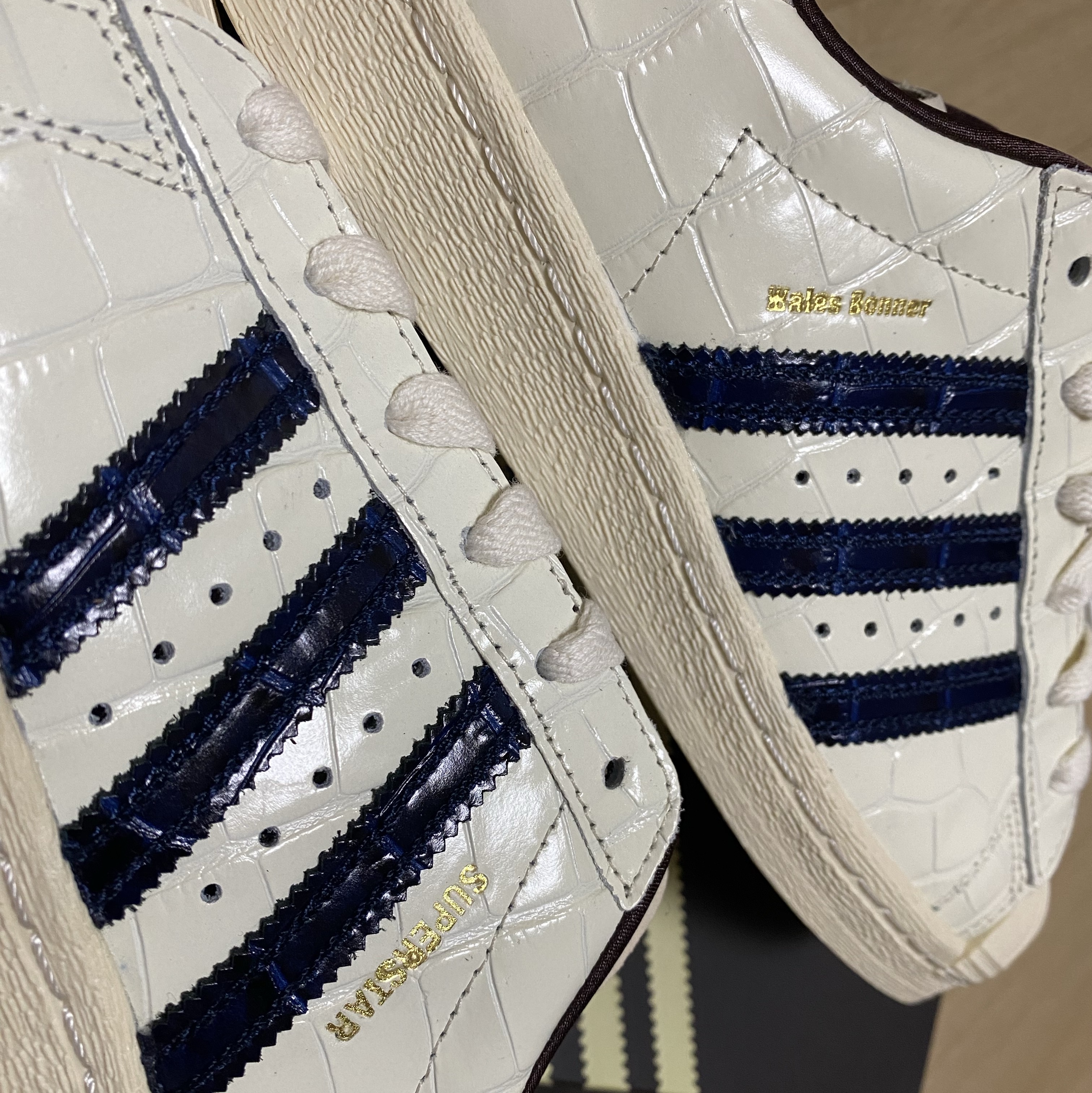 Adidas x Wales Bonner Superstar Wonder White Collegiate Navy 착용 스타일 - 4