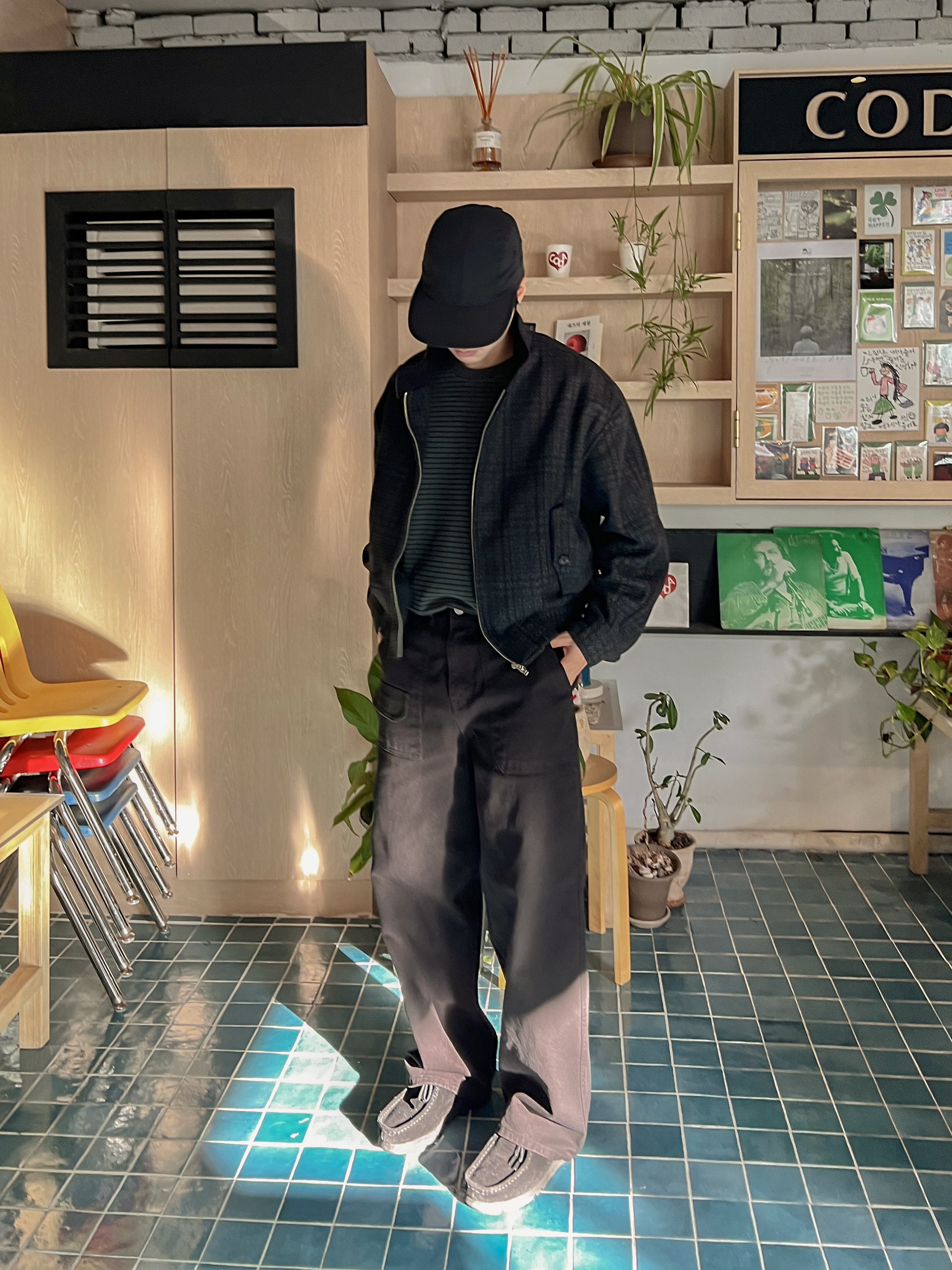 Clarks Wallabee Black Suede, Clarks Wallabee Gore-Tex Black Suede 착용 스타일 - 3