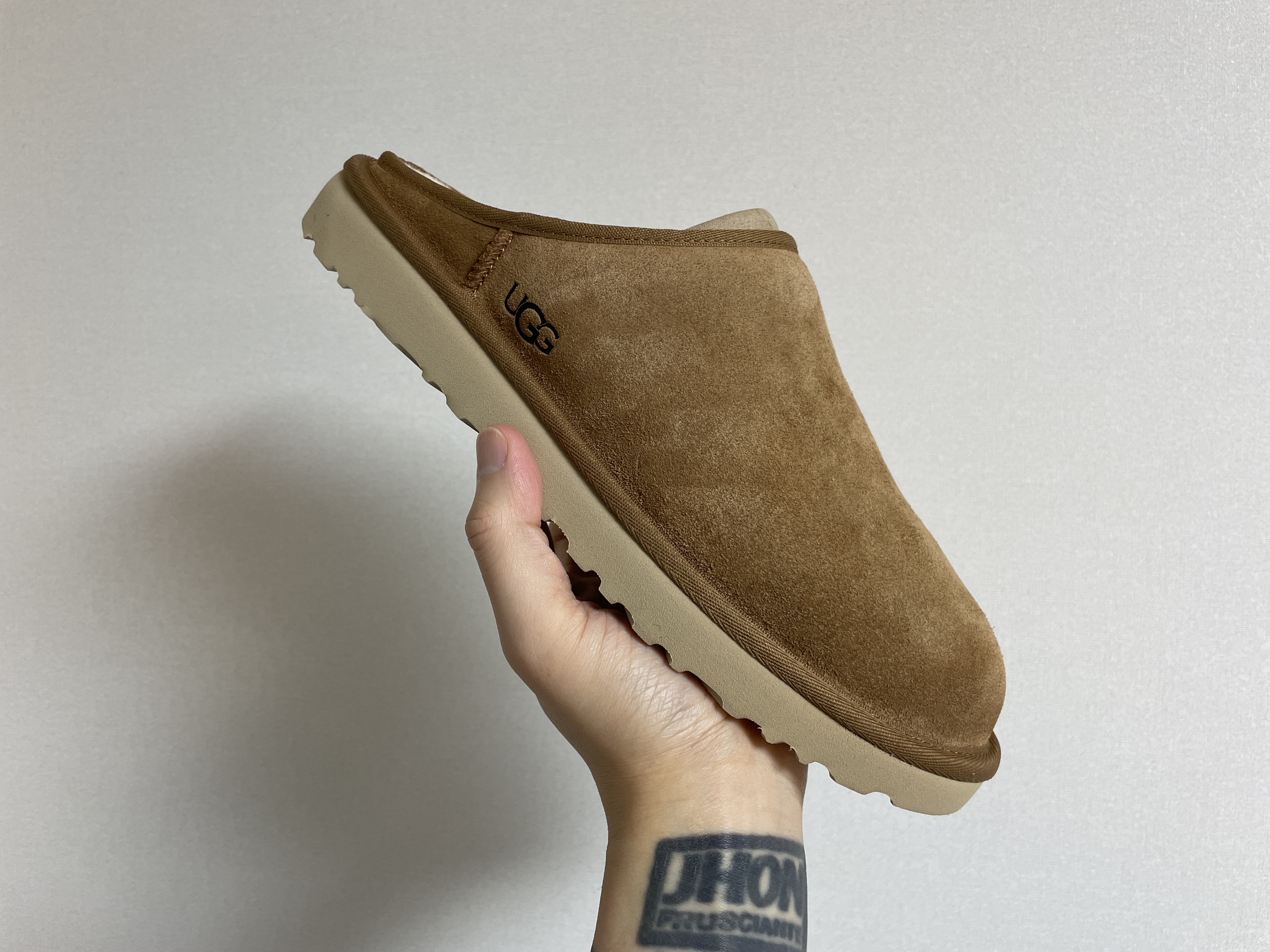 UGG Classic Slip-On Chestnut 착용 스타일 - 1