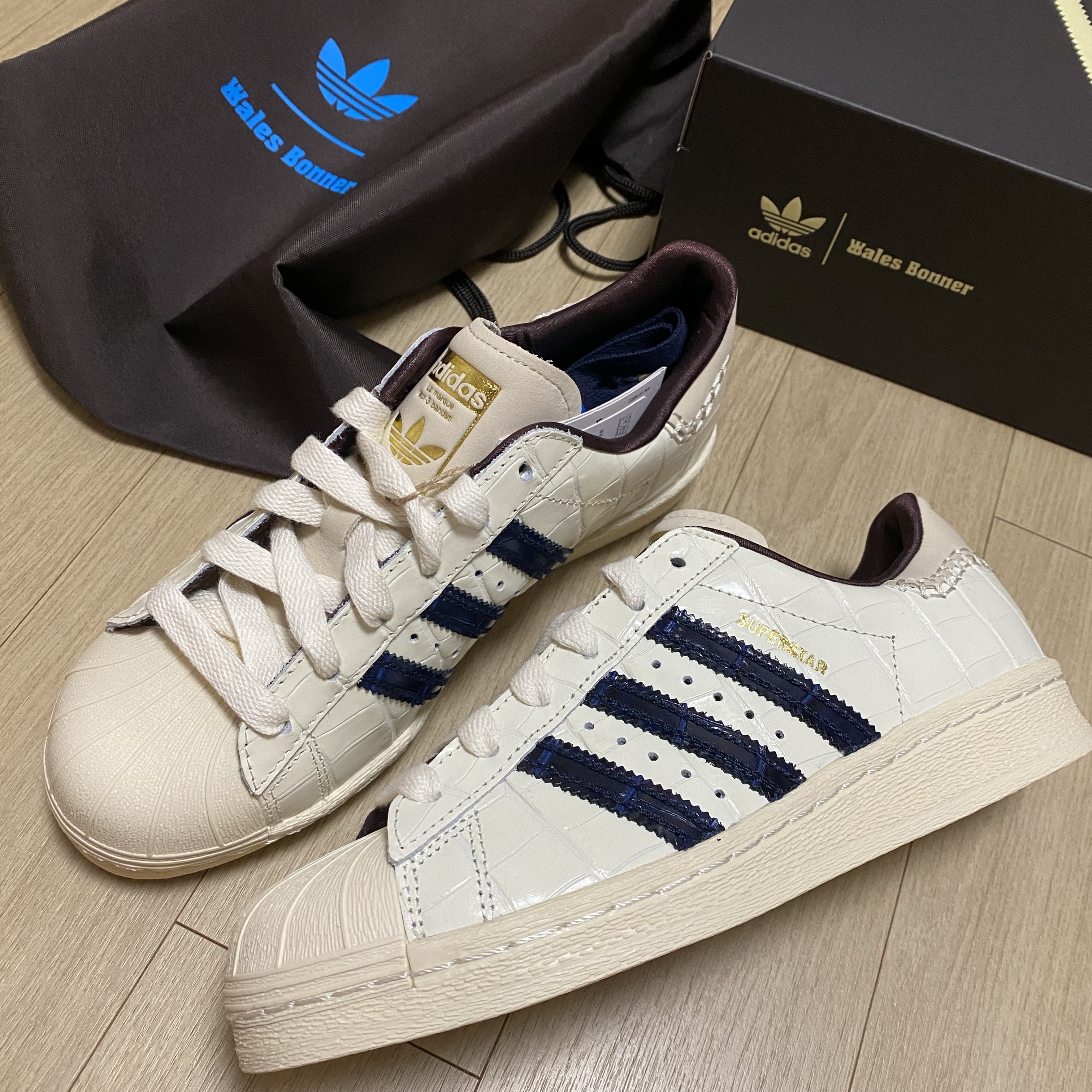 Adidas x Wales Bonner Superstar Wonder White Collegiate Navy 착용 스타일 - 1