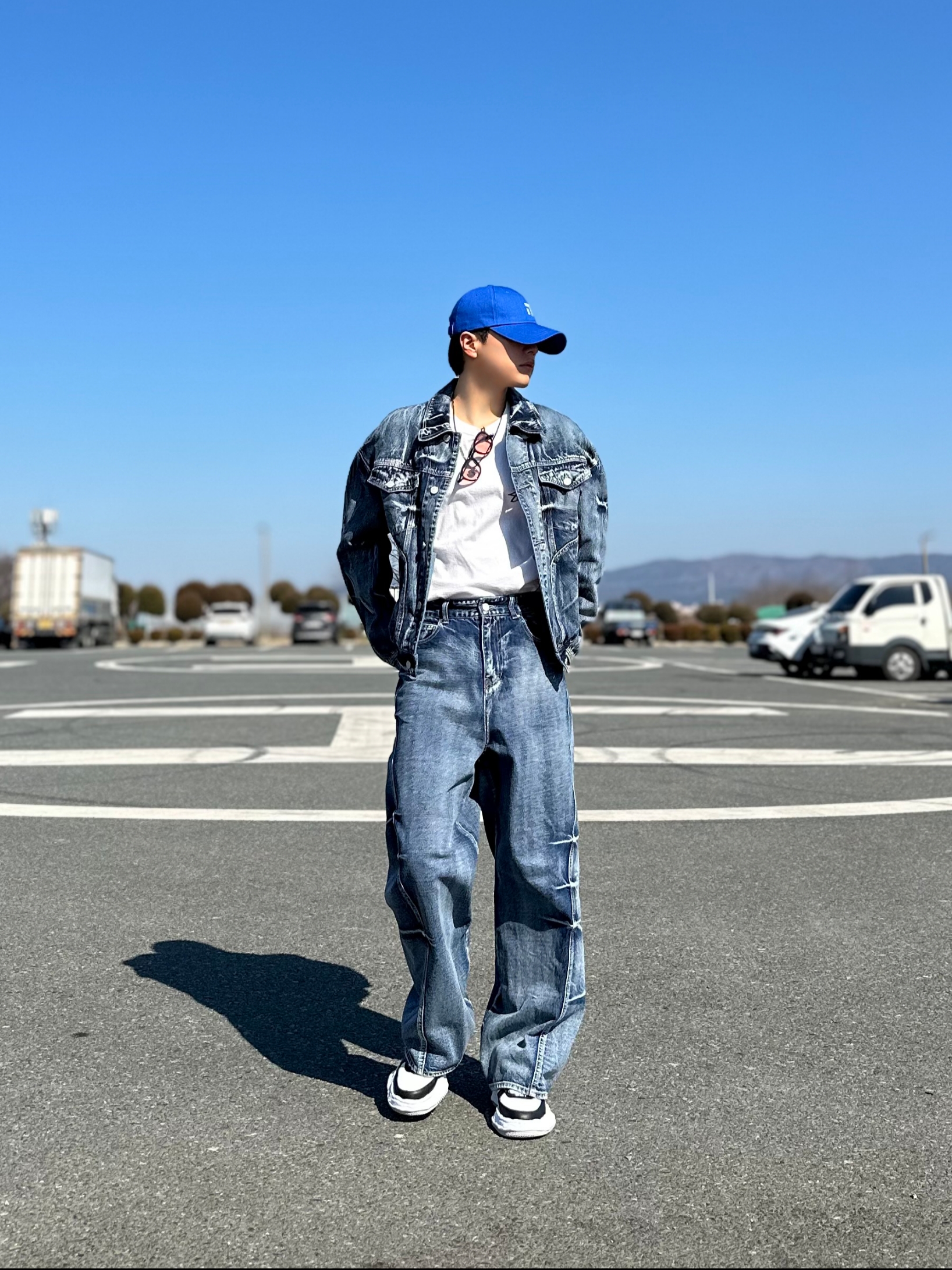 Maison Mihara Yasuhiro Wayne OG Sole Leather Low-top Sneakers Black White, Gucci Ring with Double G Silver 착용 스타일 - 3