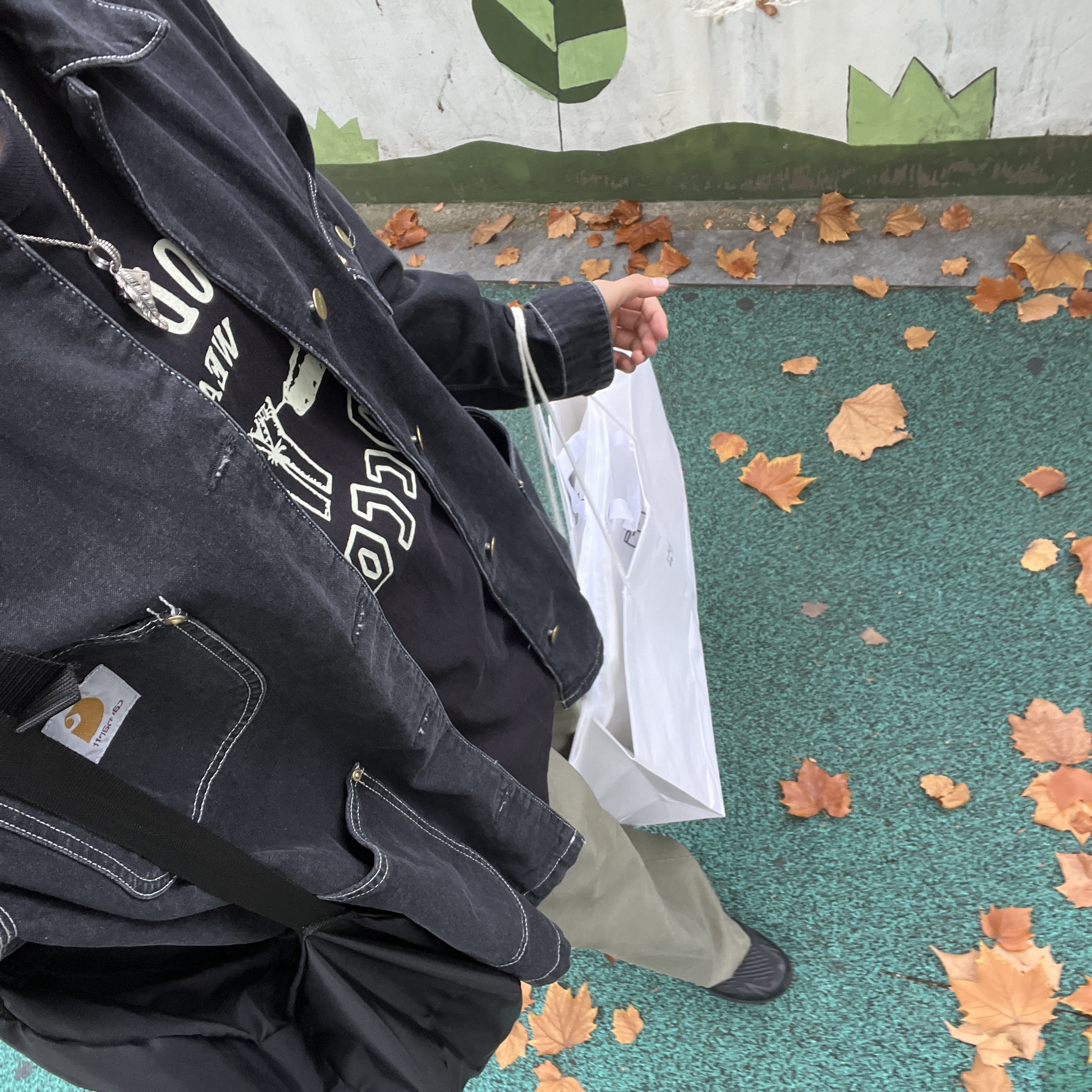 Carhartt WIP OG Chore Coat Black Stone Washed - Spring 착용 스타일 - 2