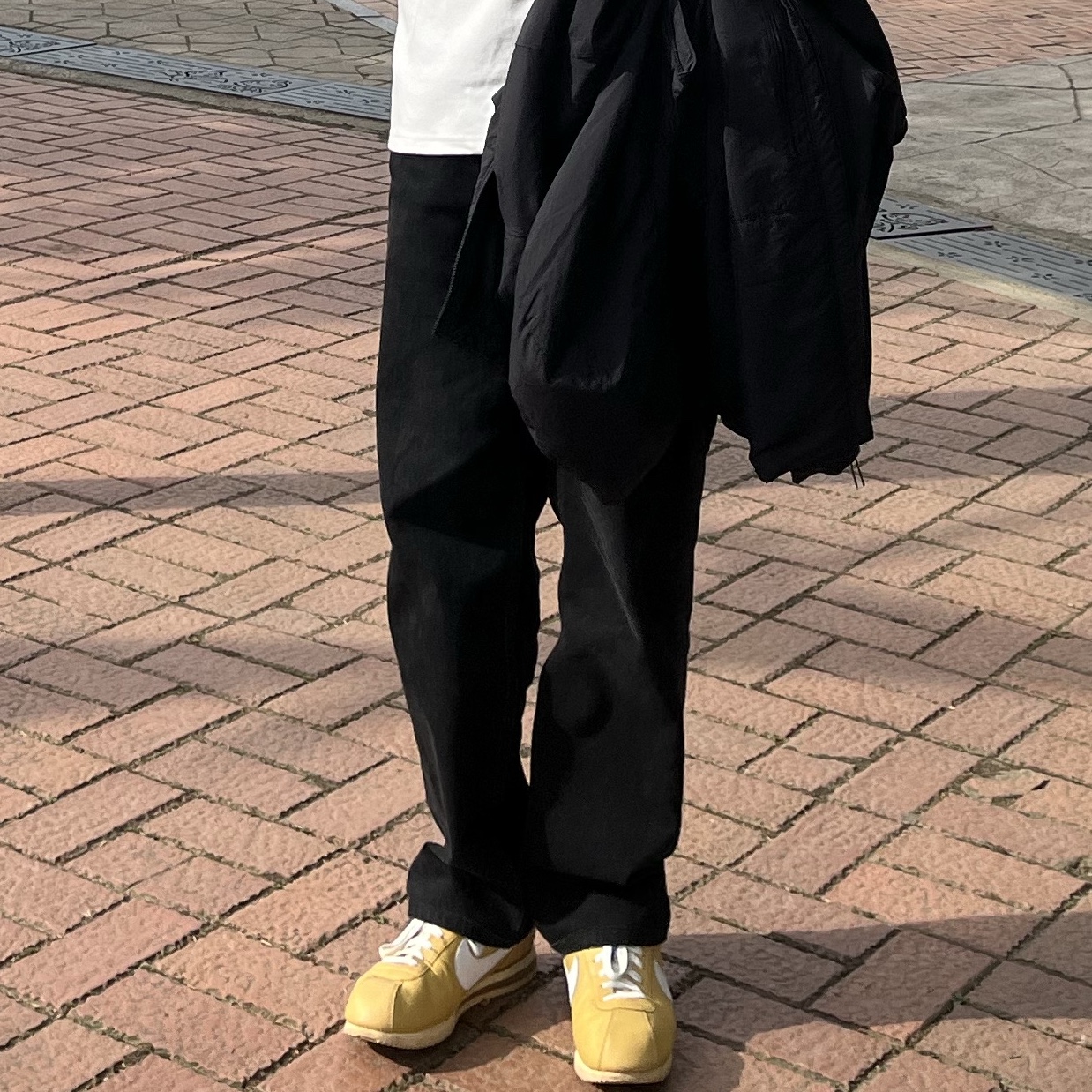 Nike Cortez 23 SE Wheat Gold 착용 스타일