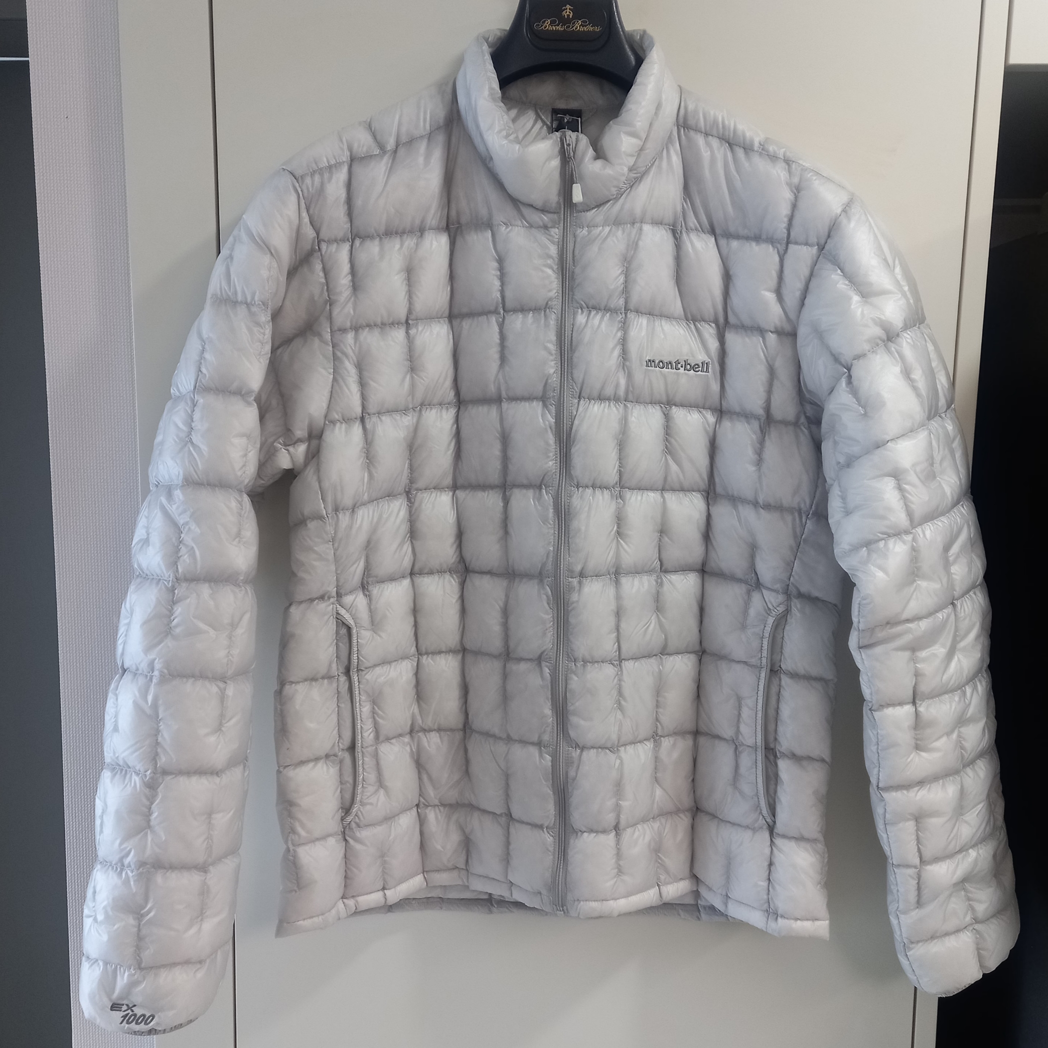 Montbell US Plasma 1000 Down Jacket Light Silver, Montbell Plasma 1000 Down Jacket Light Silver 착용 스타일 - 1