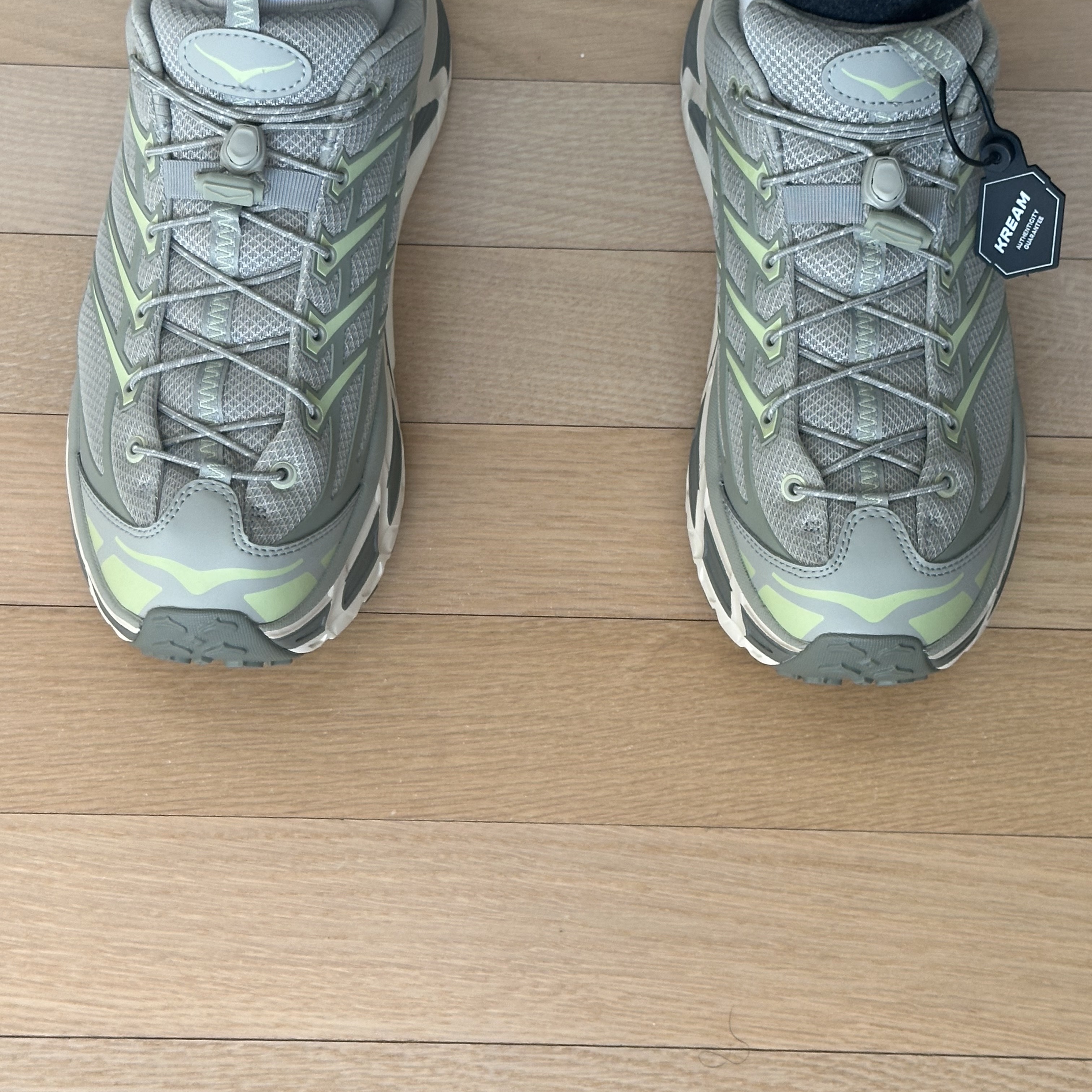 Hoka Mafate Three 2 Barely Seed Green 착용 스타일 - 1