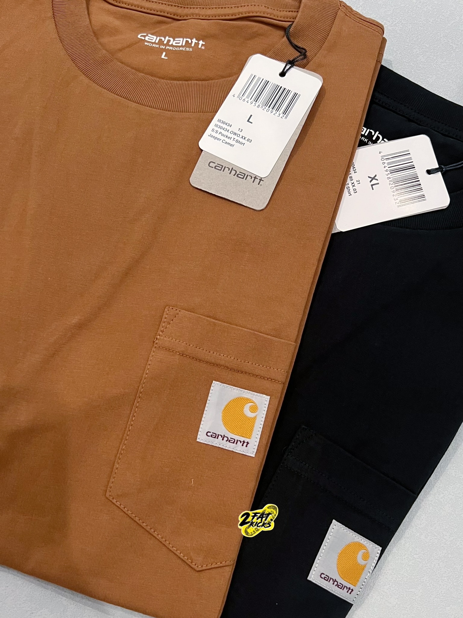 Carhartt WIP S/S Pocket T-Shirt Black, Carhartt WIP Pocket T-Shirt Beaver 착용 스타일 - 1