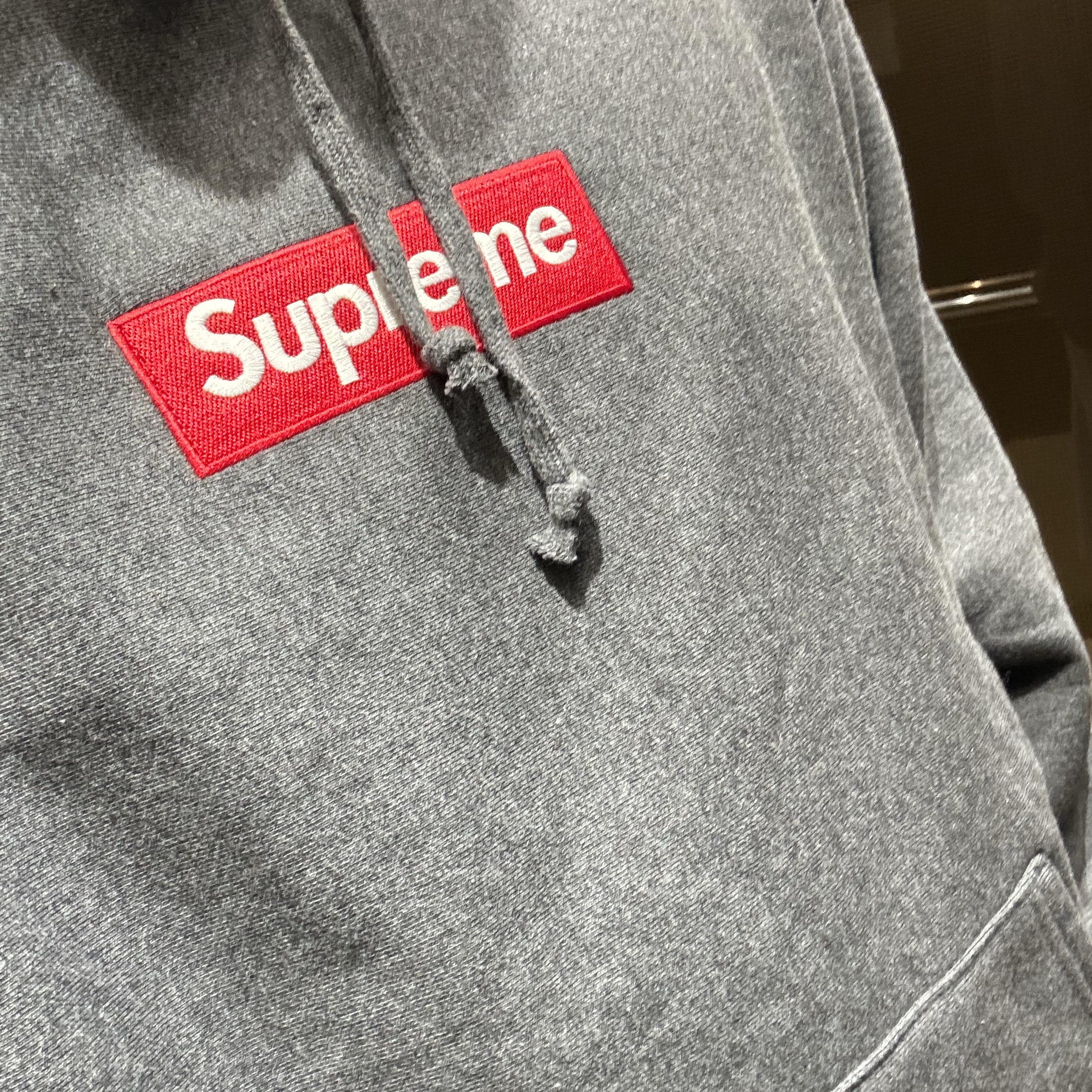Supreme Box Logo Hooded Sweatshirt Charcoal - 21FW 착용 스타일