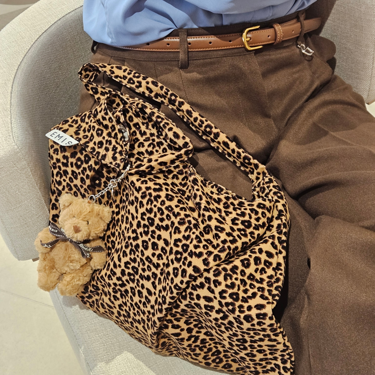 Emis 22Y Leopard Corduroy Eco Bag Brown 착용 스타일 - 2