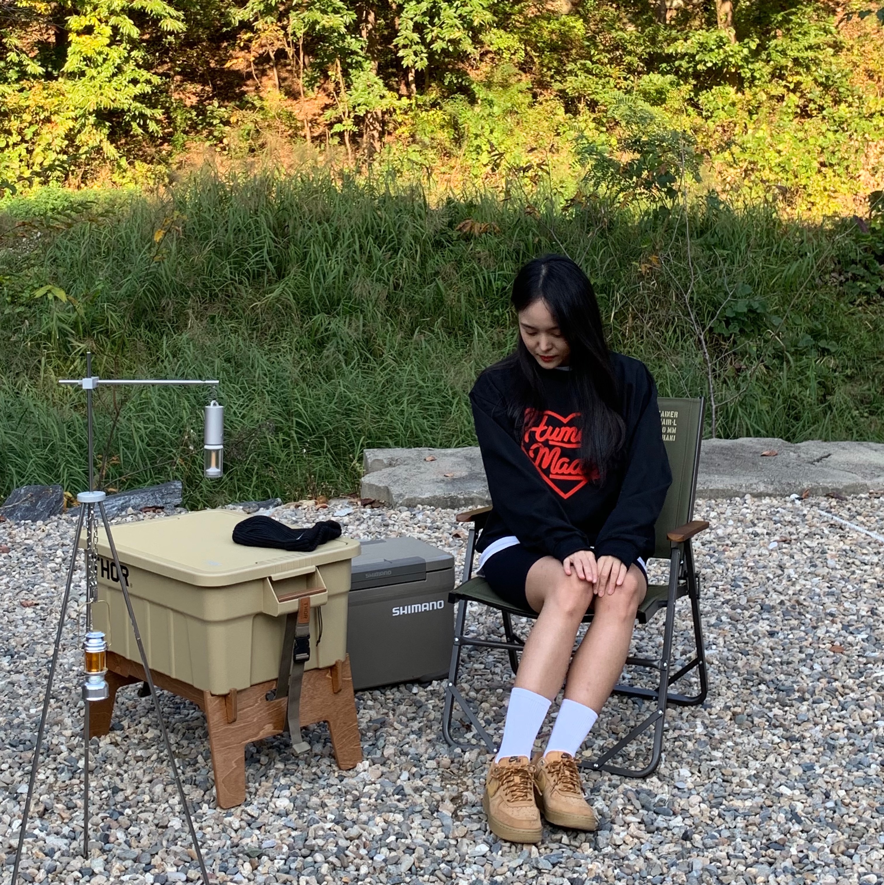 (W) Nike Air Force 1 '07 WB Flax Wheat, Human Made Crewneck Sweatshirt Black 착용 스타일 - 3