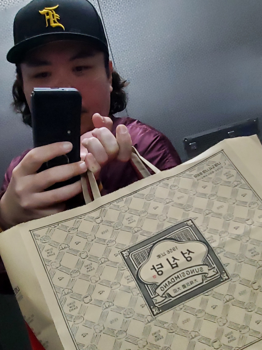 (W) Jordan 1 Mid SE Voltage Yellow, Essentials x New Era Classic Collection 59FIFTY Fitted Cap Pittsburgh Pirates 착용 스타일 - 3