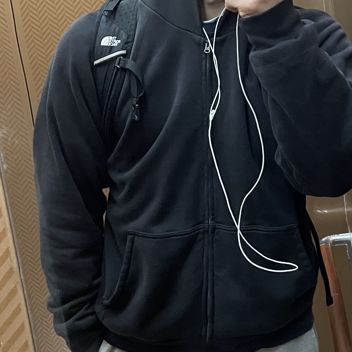 Yeezy YZY Zip-Up Hoodie Black 착용 스타일