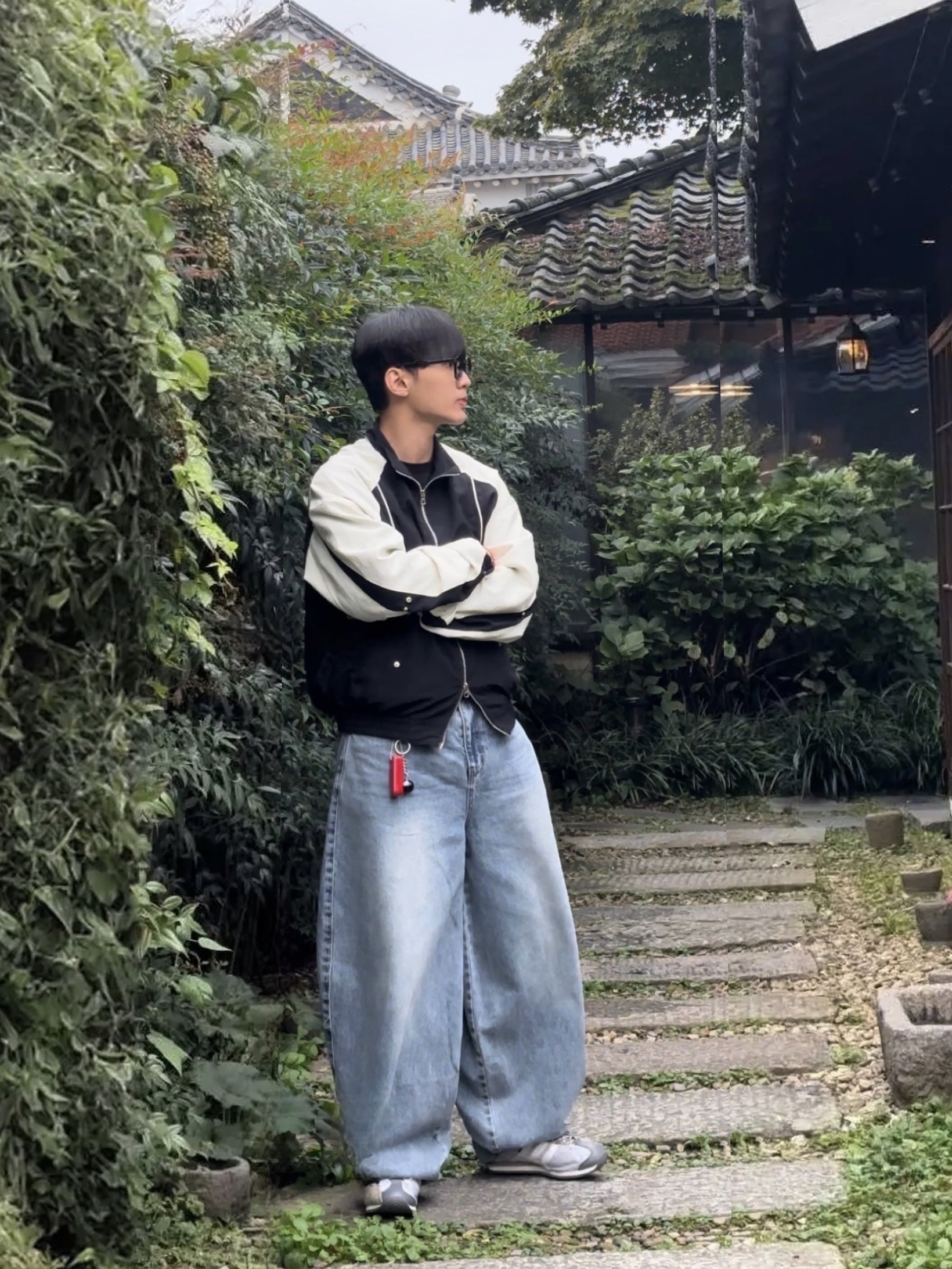 Adidas x Song for the Mute Country OG Grey Two Core Black, Supreme Floating Keychain Red - 23FW 착용 스타일