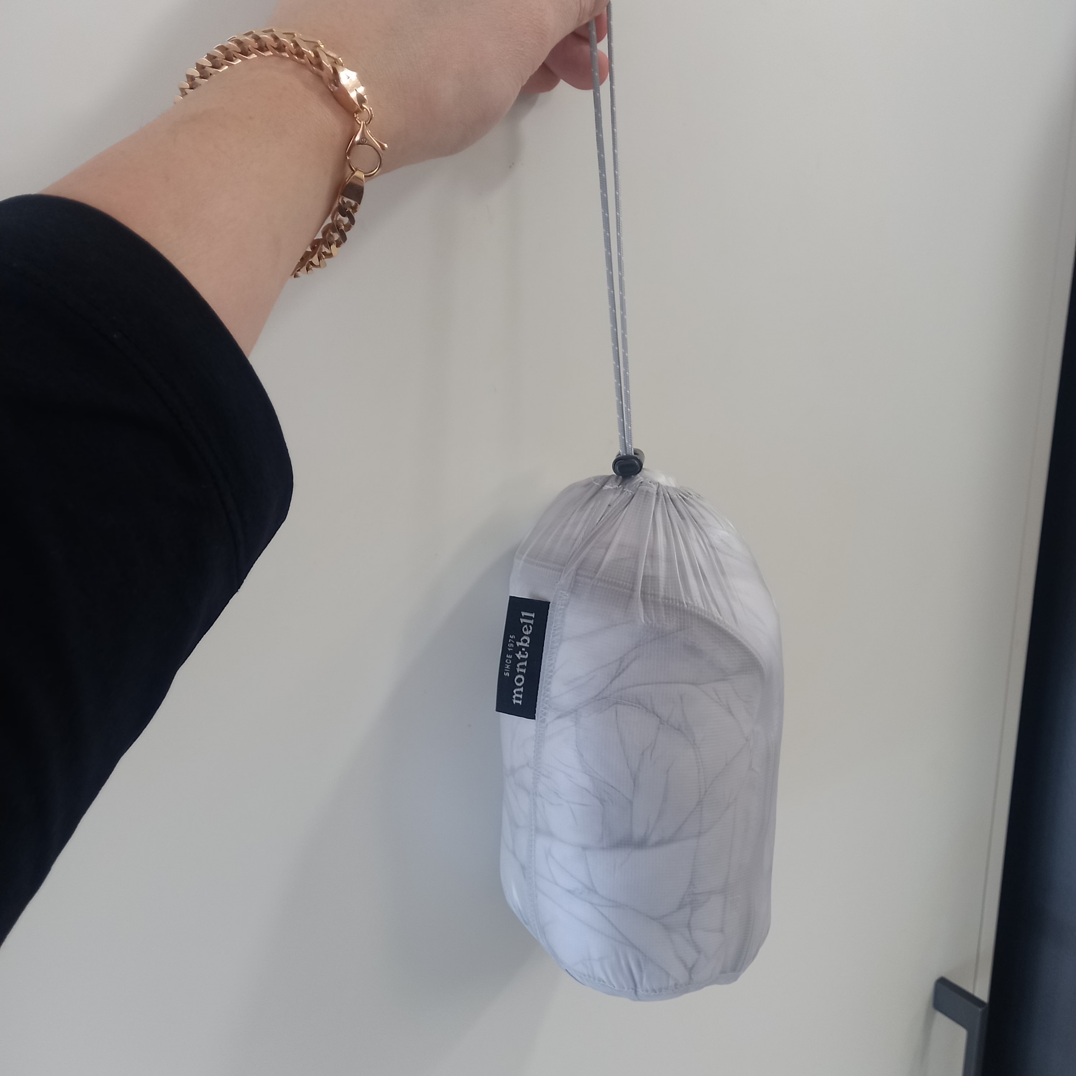 Montbell US Plasma 1000 Down Jacket Light Silver, Montbell Plasma 1000 Down Jacket Light Silver 착용 스타일 - 7