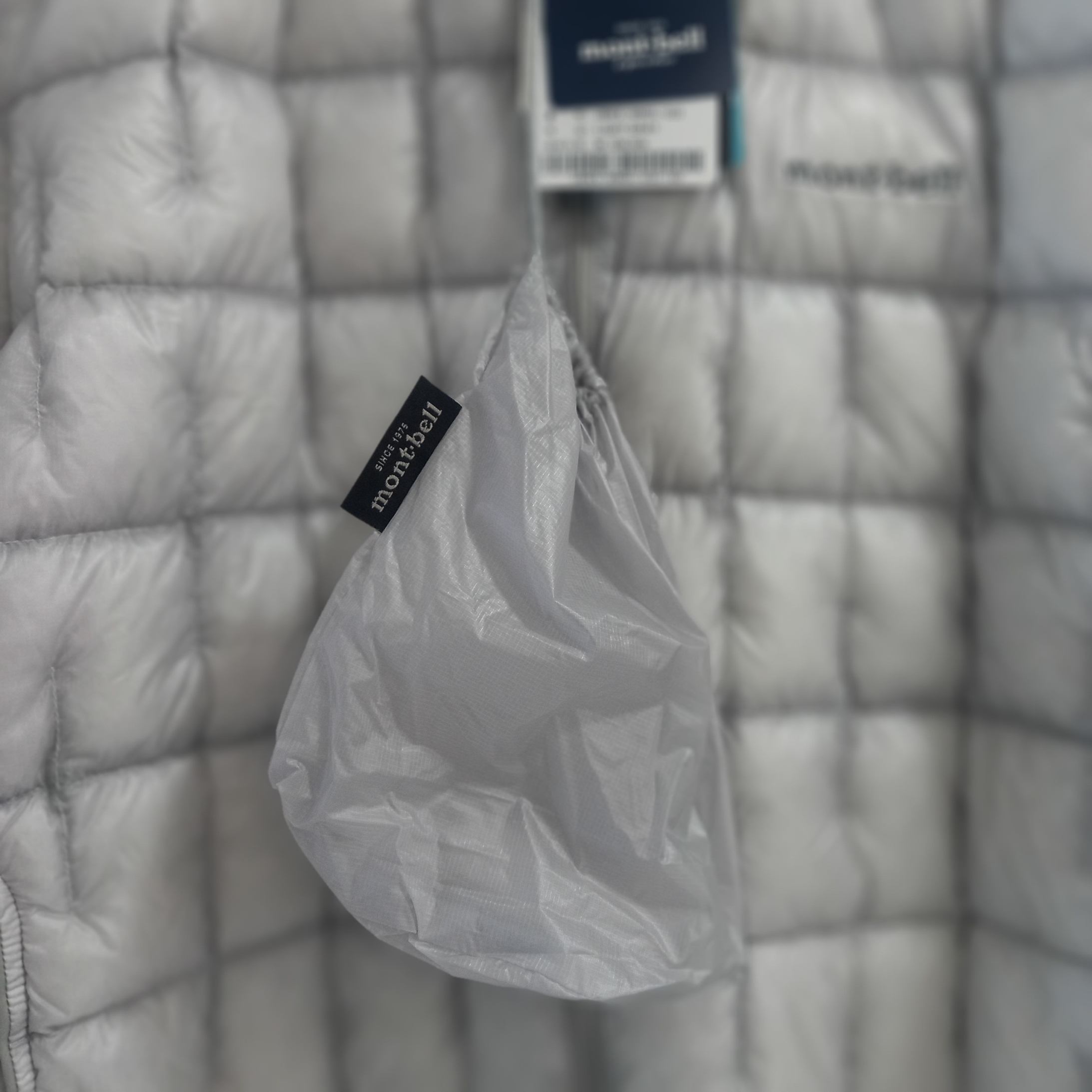 Montbell US Plasma 1000 Down Jacket Light Silver, Montbell Plasma 1000 Down Jacket Light Silver 착용 스타일 - 6