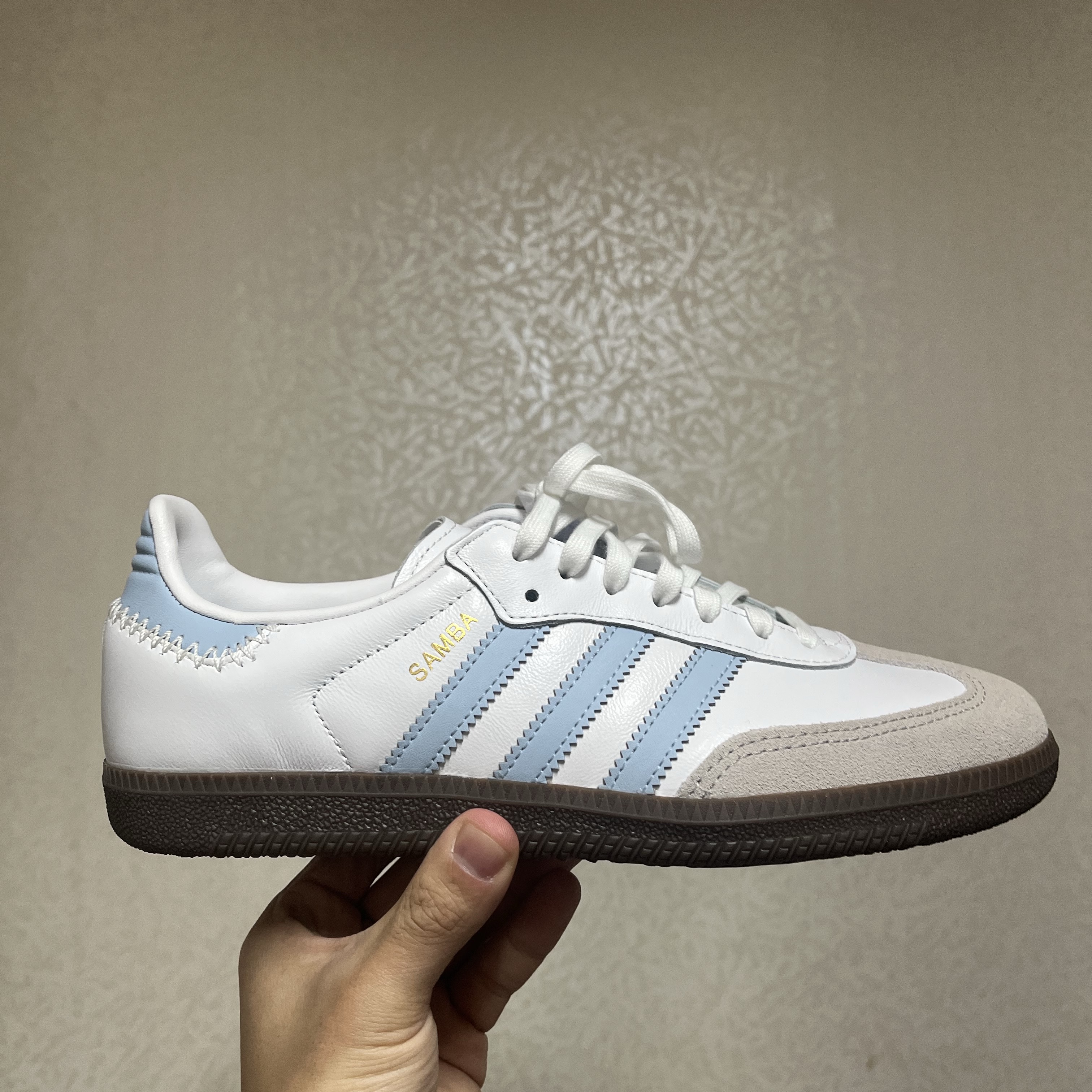Adidas Samba OG White Sky 착용 스타일