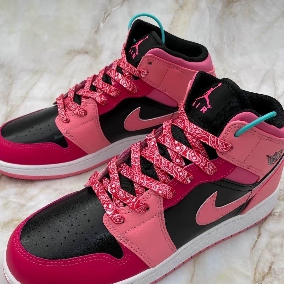 (GS) Jordan 1 Mid Coral Chalk 착용 스타일 - 2