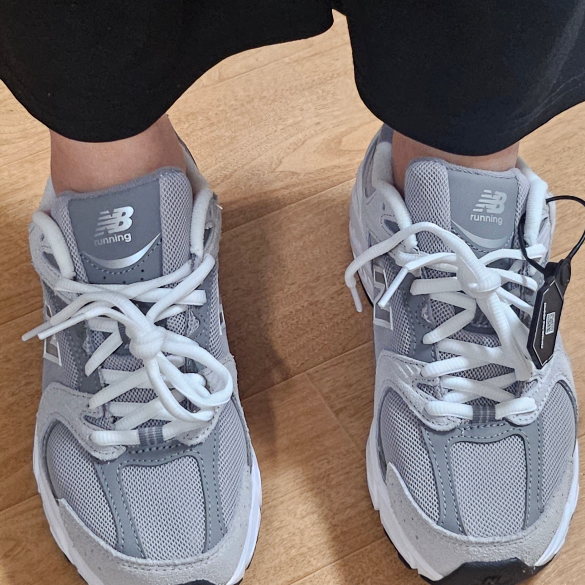 New Balance 530 Grey 착용 스타일