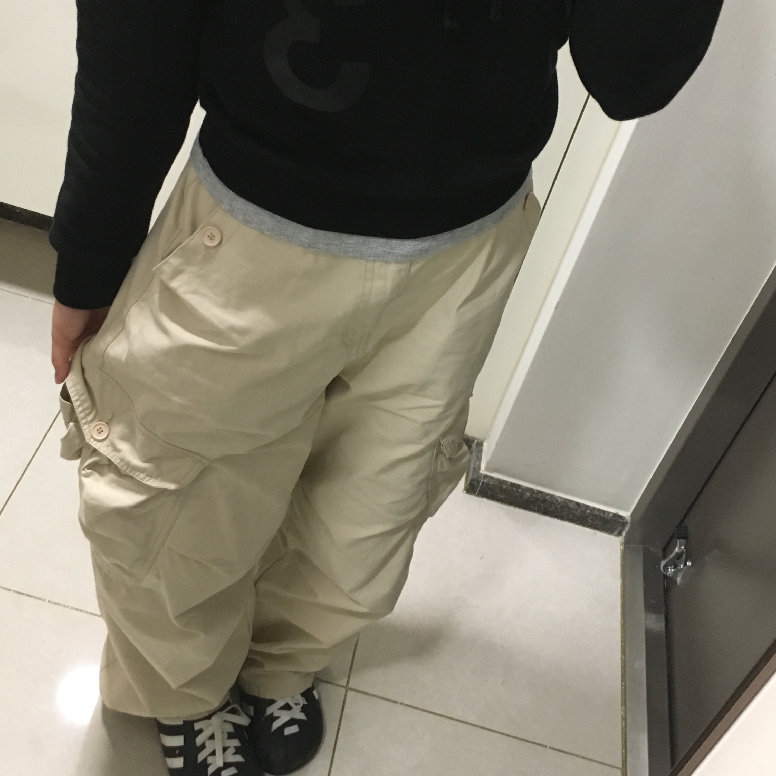 [KREAM 단독] Safarispot Women 1/2 Basic Safari Hoodie Black 착용 스타일 - 2