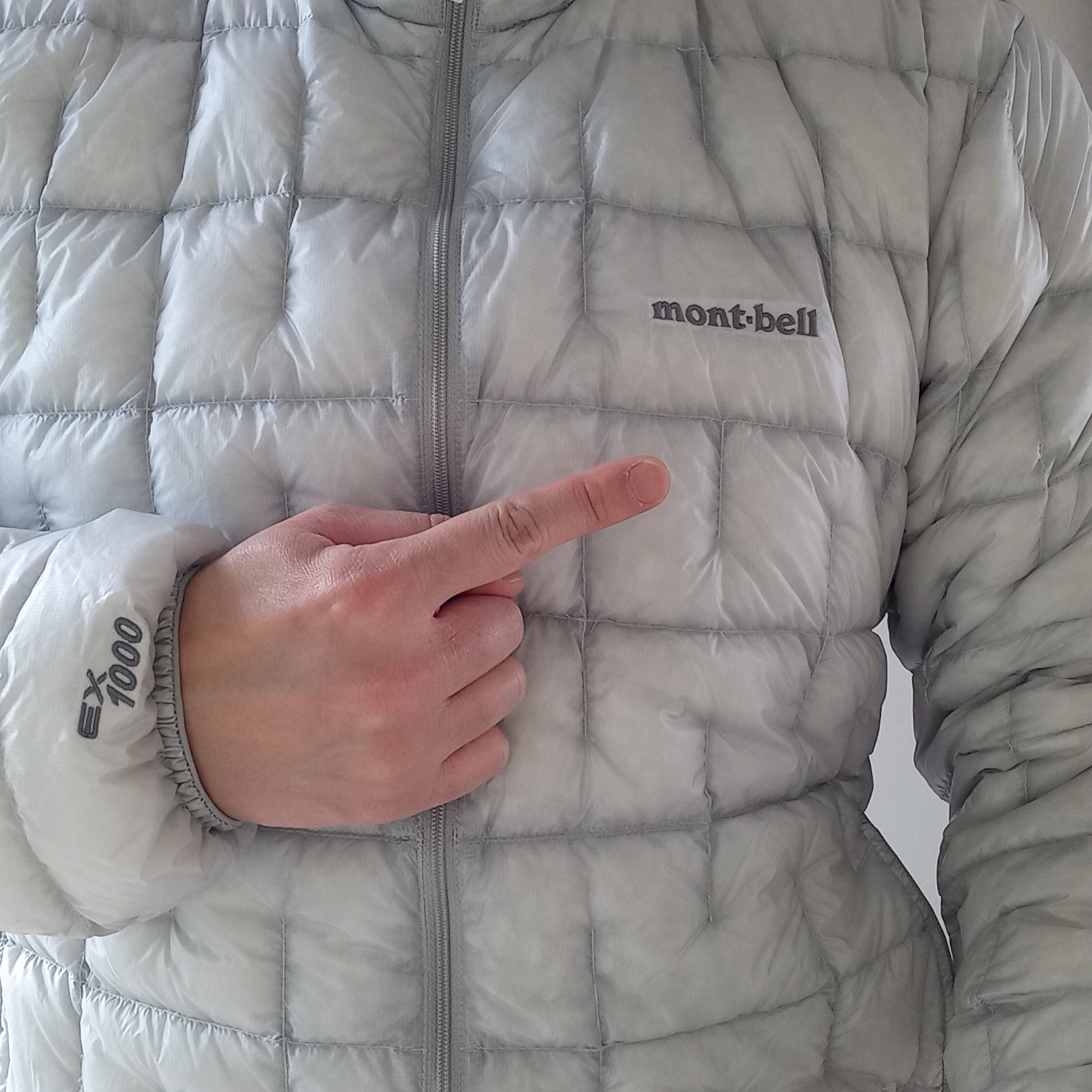Arc'teryx Gore 5 Panel Cap Black, Montbell US Plasma 1000 Down Jacket Light Silver 착용 스타일 - 9