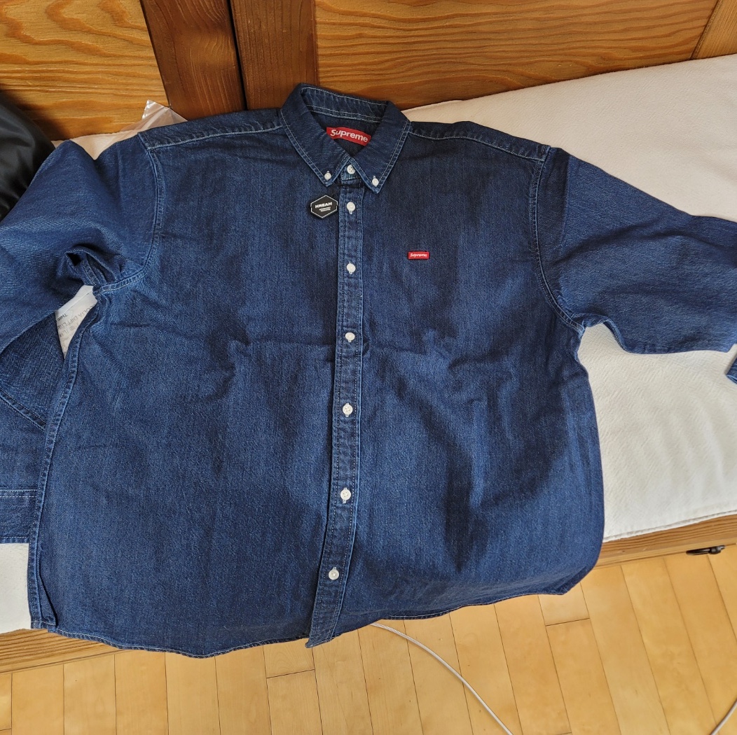 Supreme Small Box Shirt Rinsed Denim - 24FW 착용 스타일 - 1