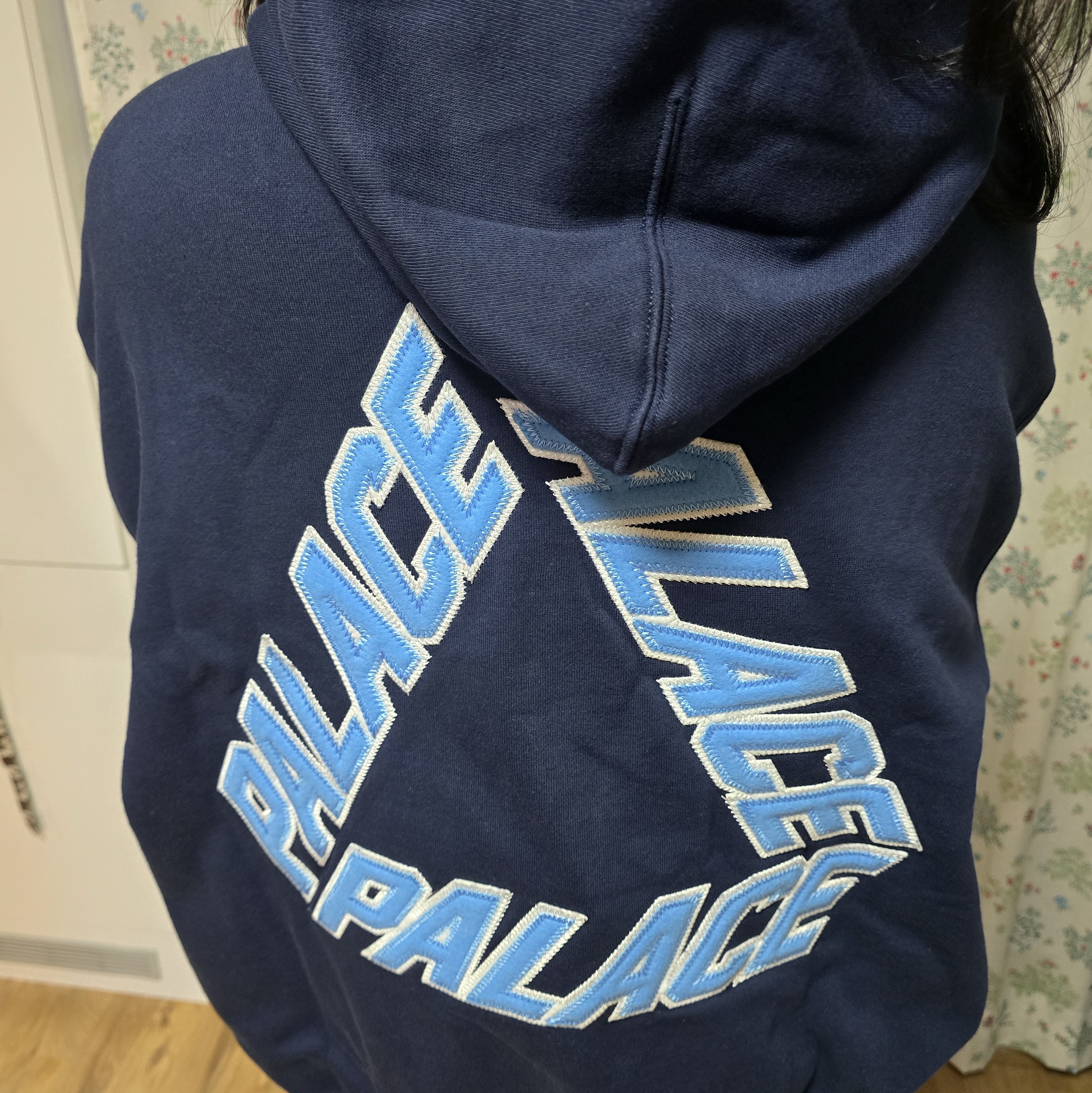 Palace Athlique P3 Hood Navy - 24FW 착용 스타일 - 3