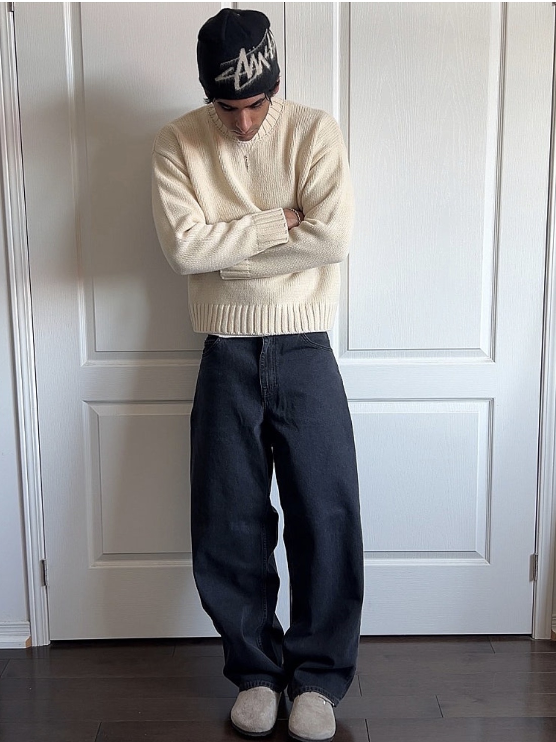 Stussy Brushed Out Stock Skullcap Beanie Black 착용 스타일 - 1