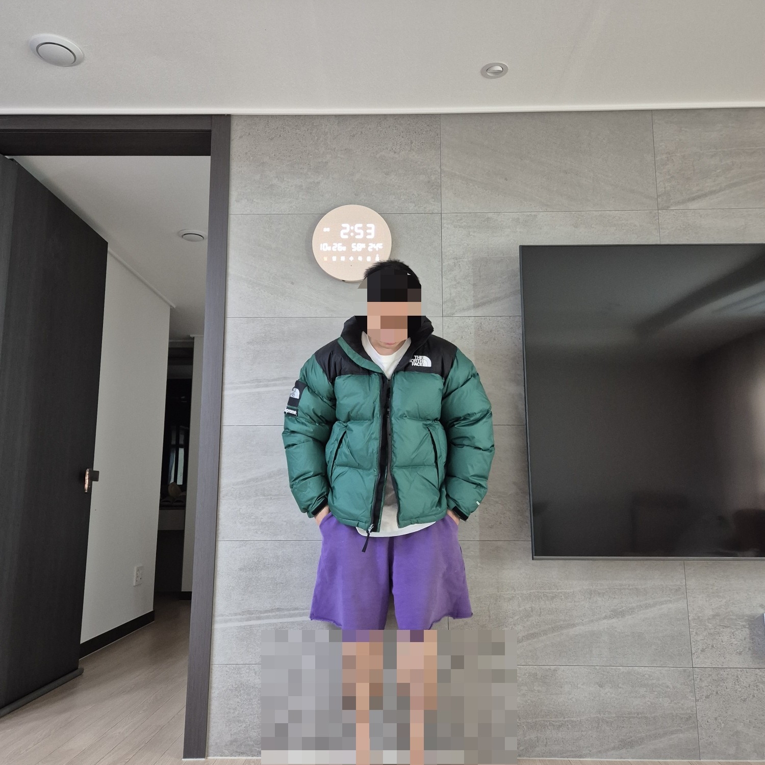 Supreme x The North Face Nuptse Jacket Green - 24FW 착용 스타일 - 2