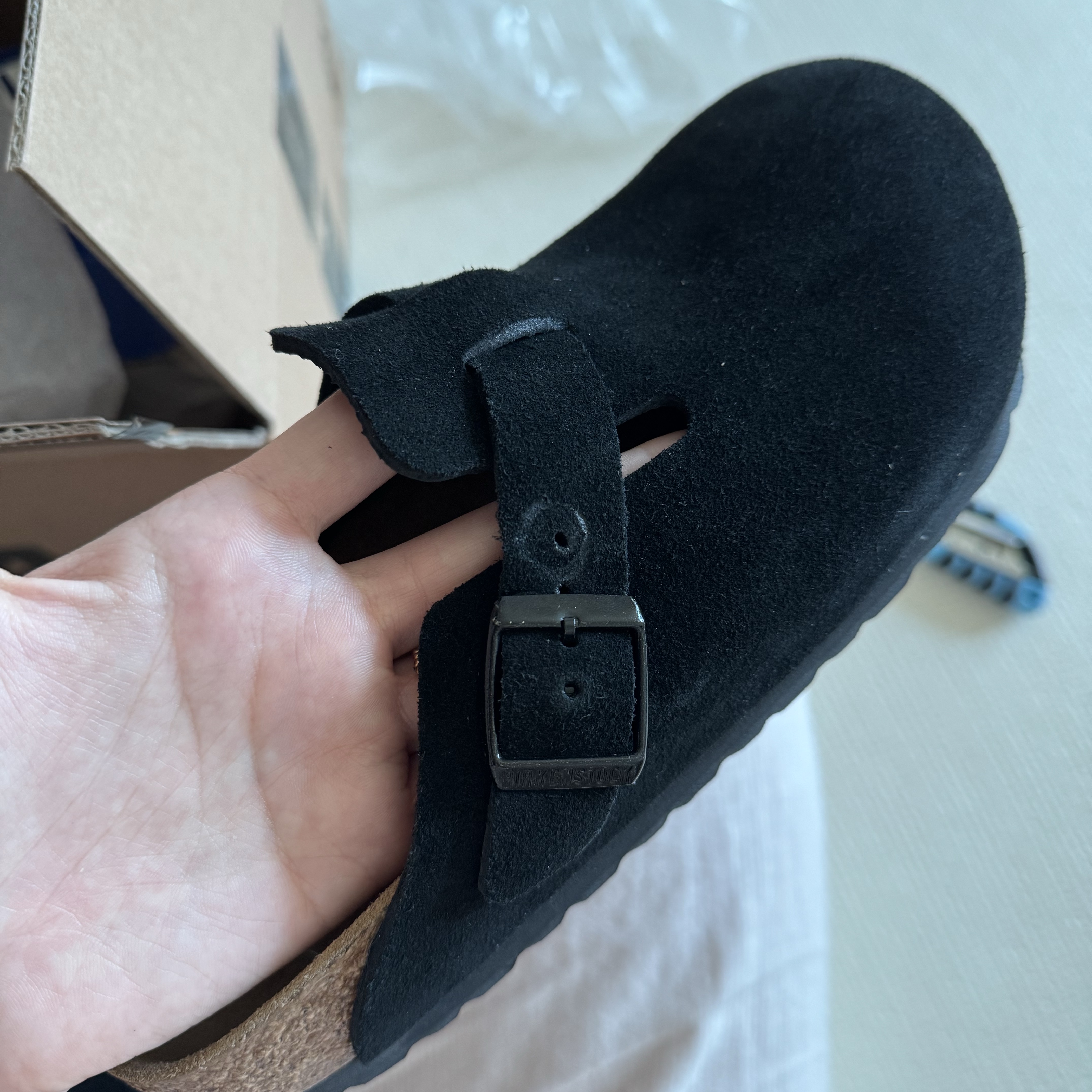 Birkenstock Boston Soft Footbed Suede Leather Black - Narrow 착용 스타일