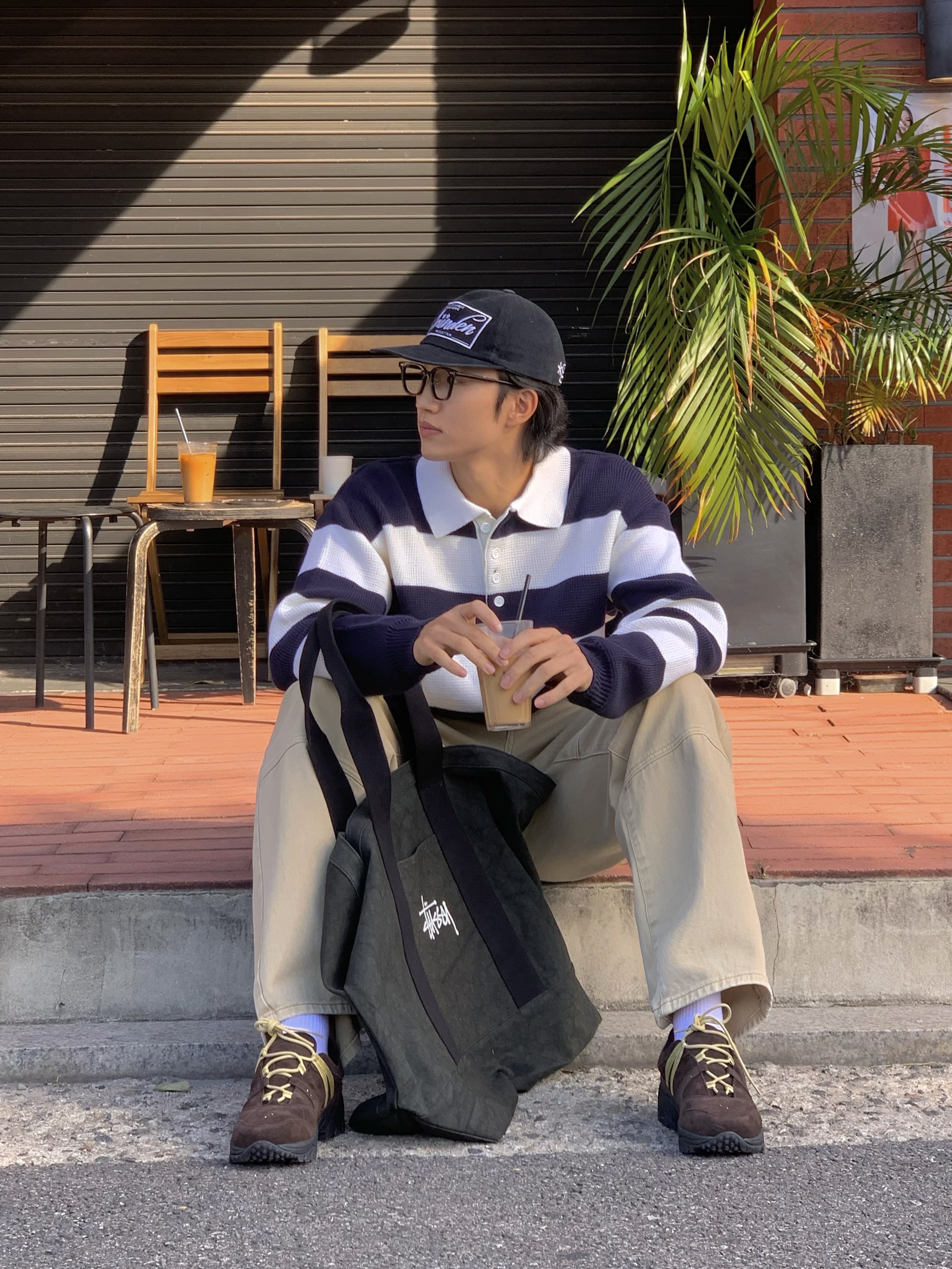 [6% 적립] NegativeThree Moley Tracking Sneakers Nut Brown, Stussy Canvas Extra Large Tote Bag Washed Black 착용 스타일 - 2