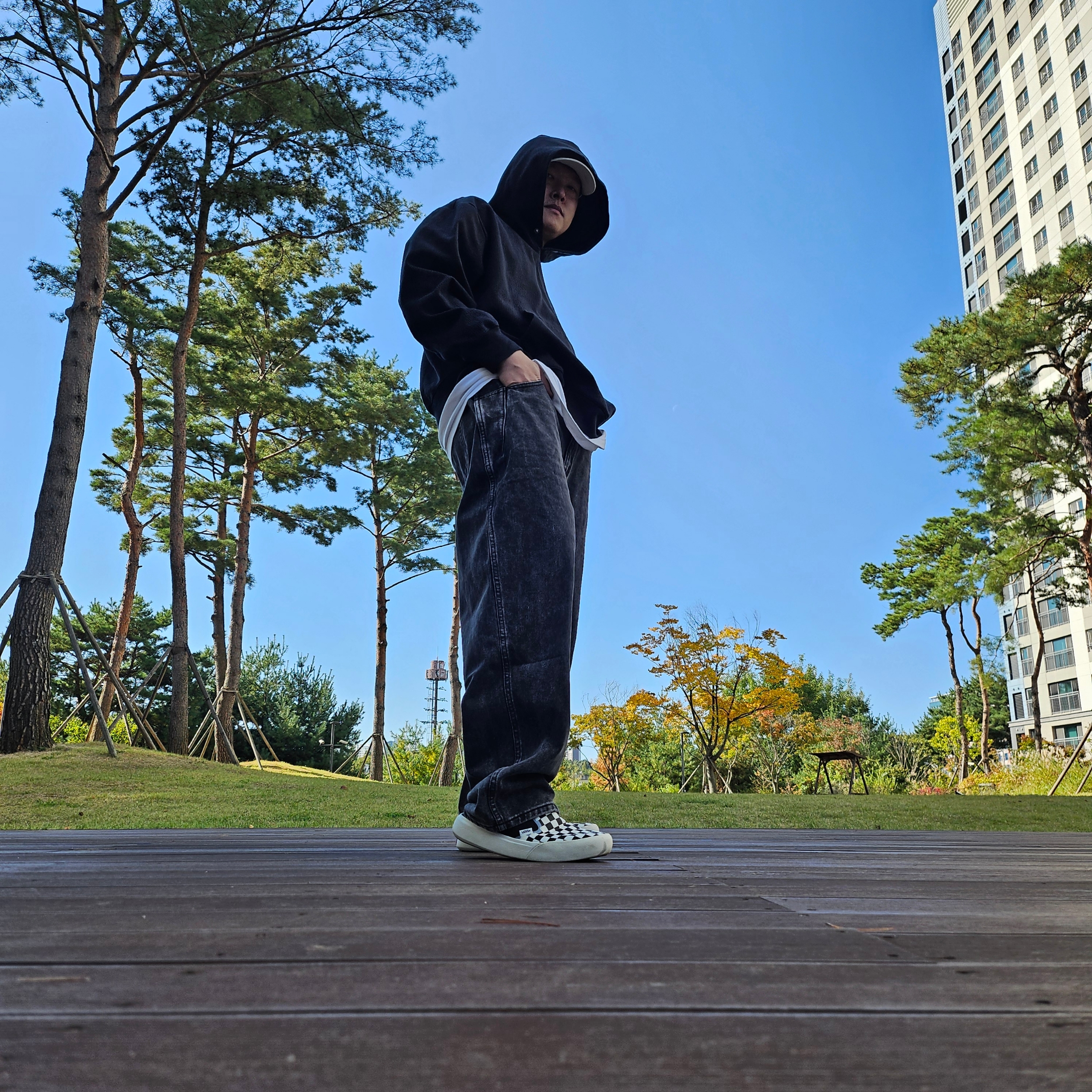Supreme x MM6 Maison Margiela Painted Camp Cap White - 24SS, Jordan x A Ma Maniere Jacquard Hoodie Black - Asia 착용 스타일 - 3