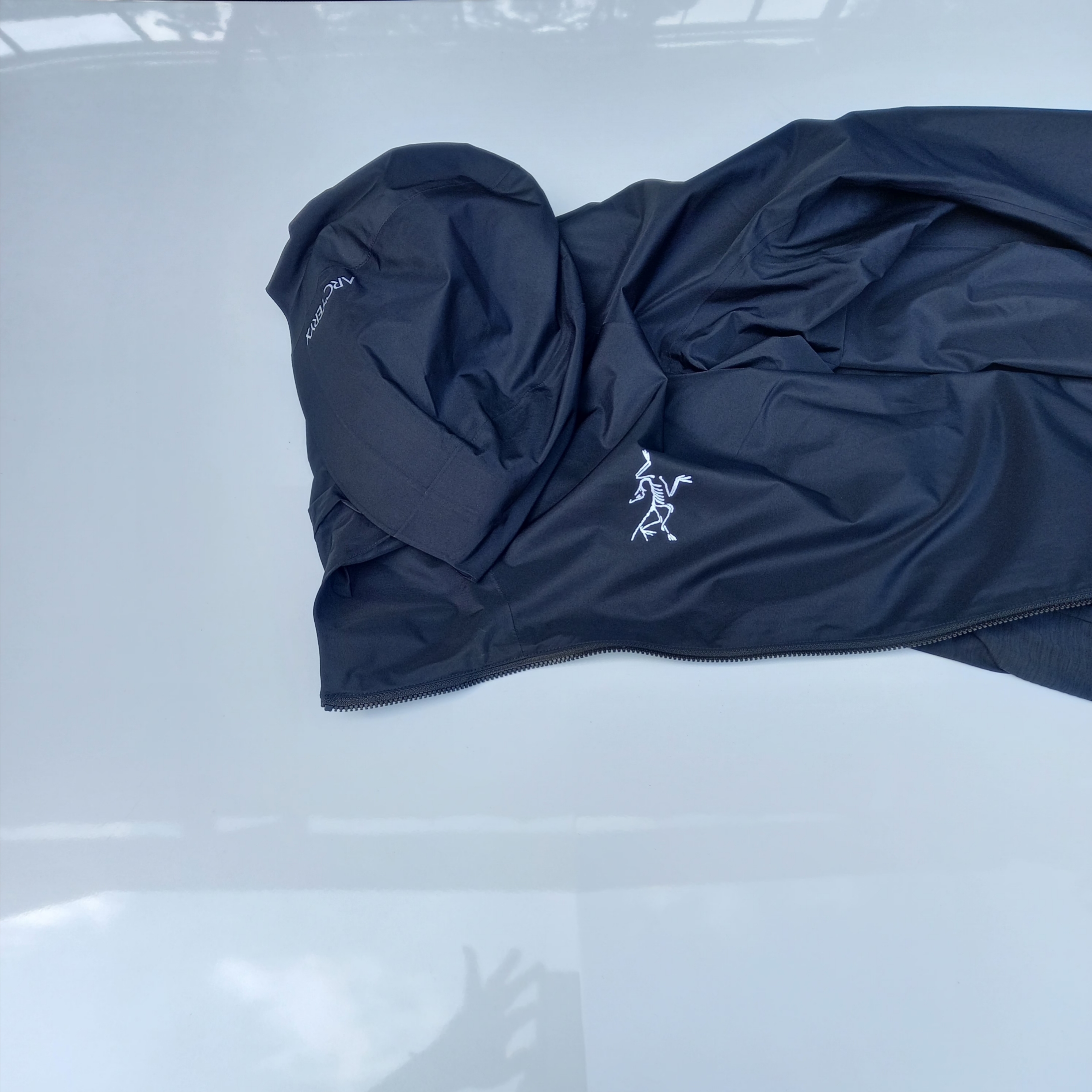 (W) Lululemon Soft Embroidered Baller Hat Black, Arc'teryx Solano Hoody Black 착용 스타일 - 2