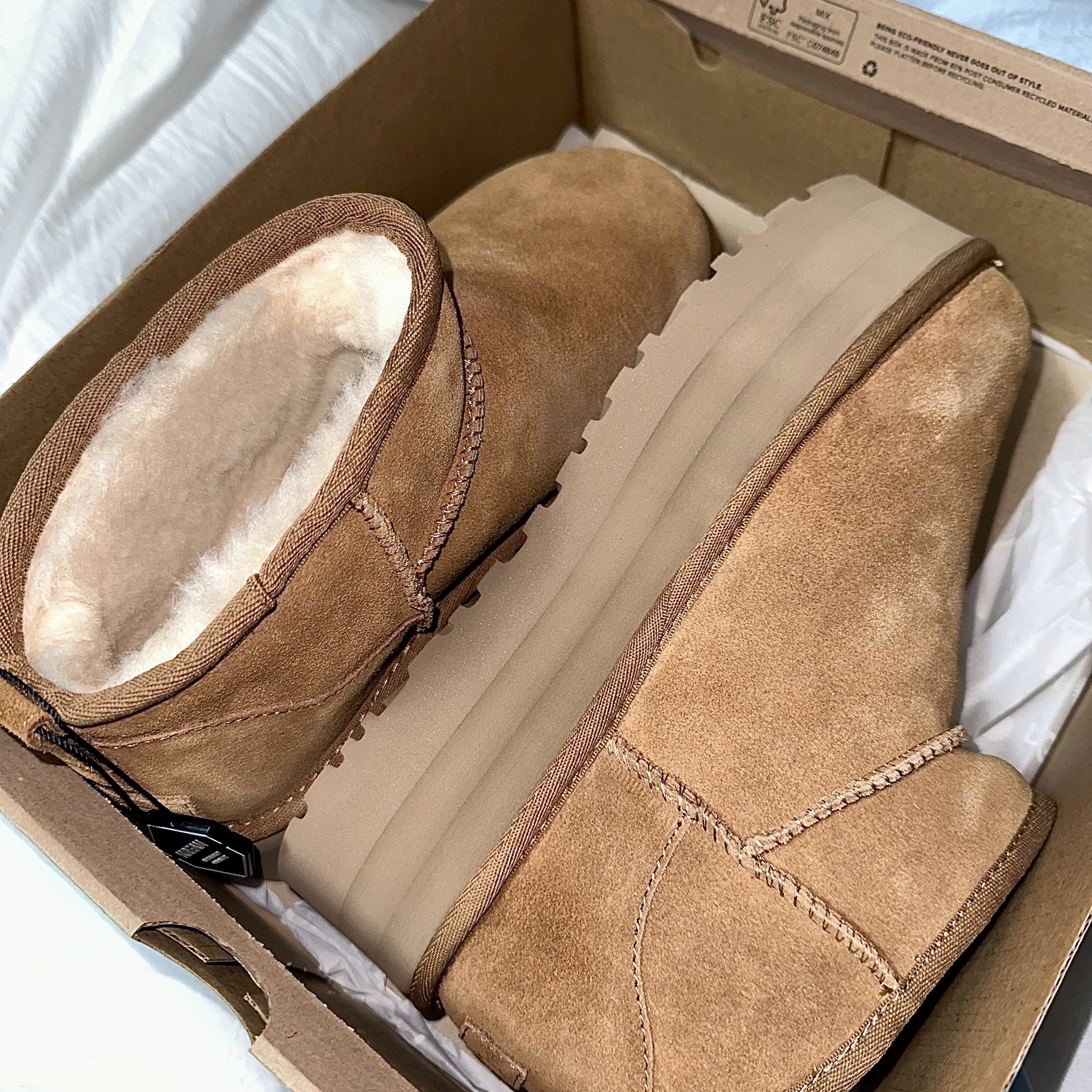 (W) UGG Classic Ultra Mini Platform Boots Chestnut 착용 스타일