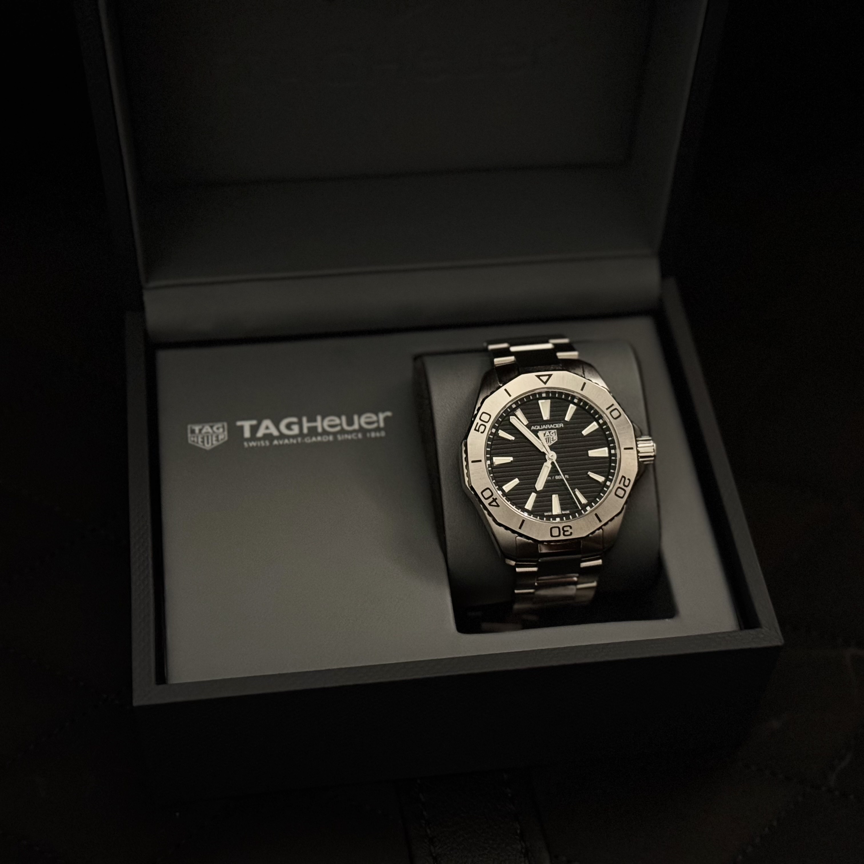 TAG Heuer Aquaracer Professional 200 Quartz Steel Black, Gentle Monster Lutto 01 Black 착용 스타일 - 1