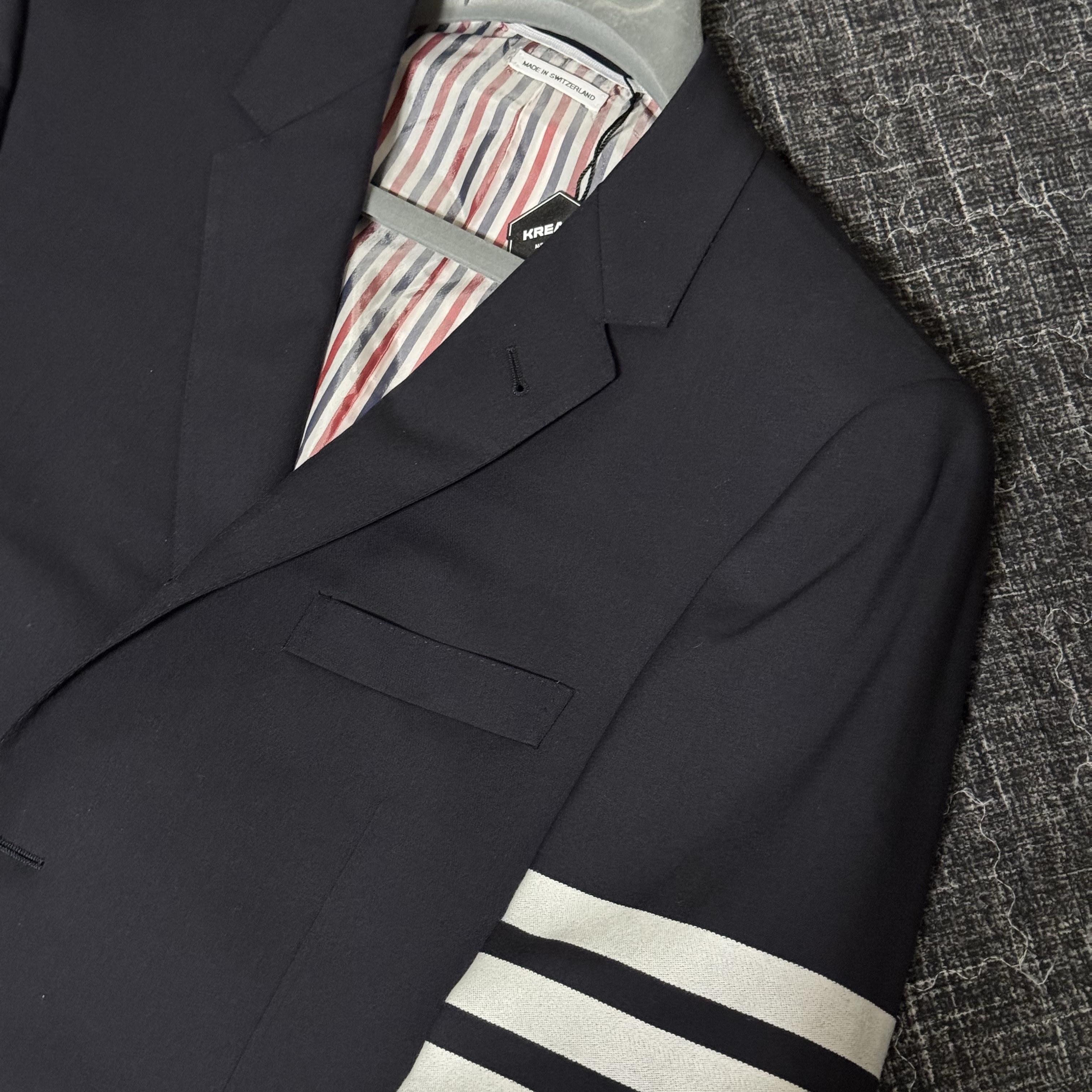 Thom Browne Wool 4-Bar Classic Sport Coat Navy 착용 스타일