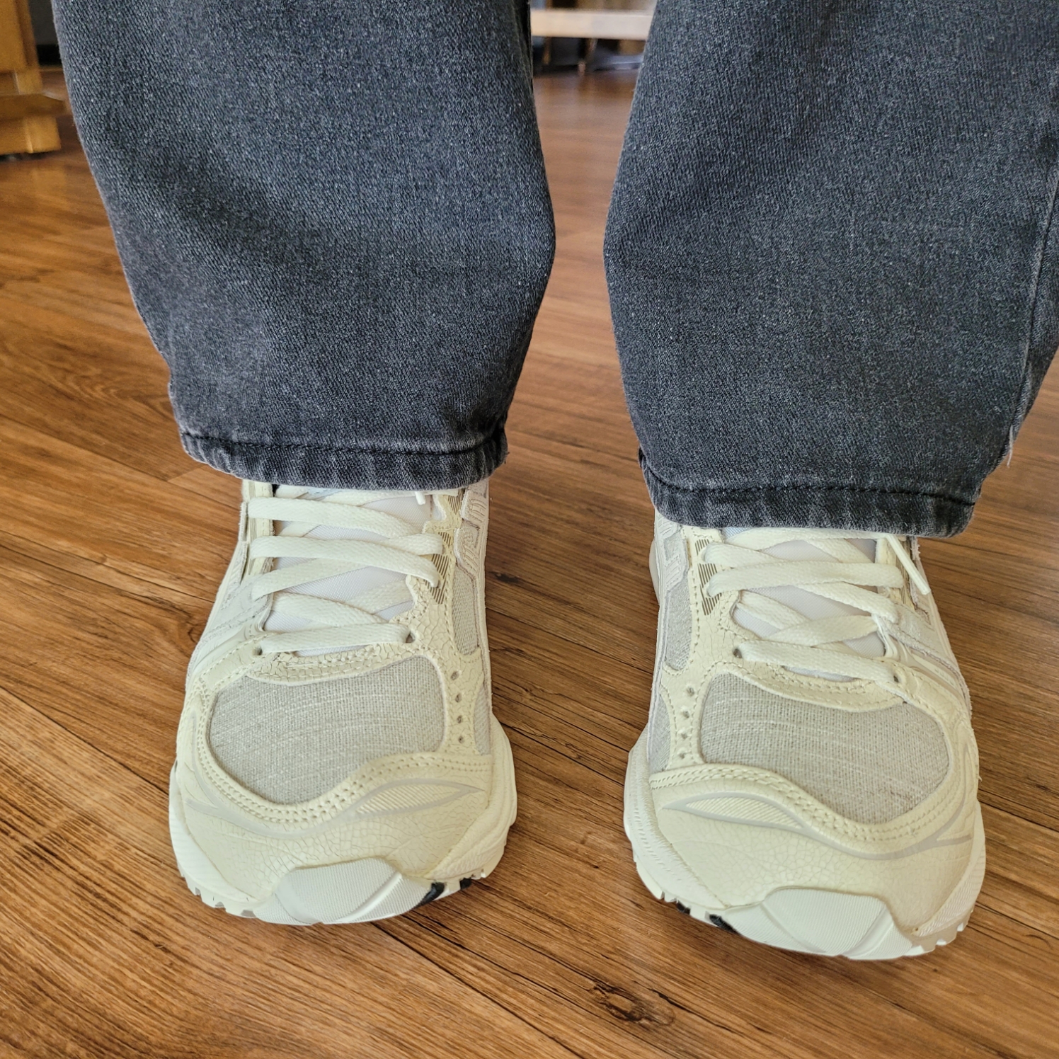 Asics Gel-Kayano 14 Imperfection Pack Cream 착용 스타일 - 3