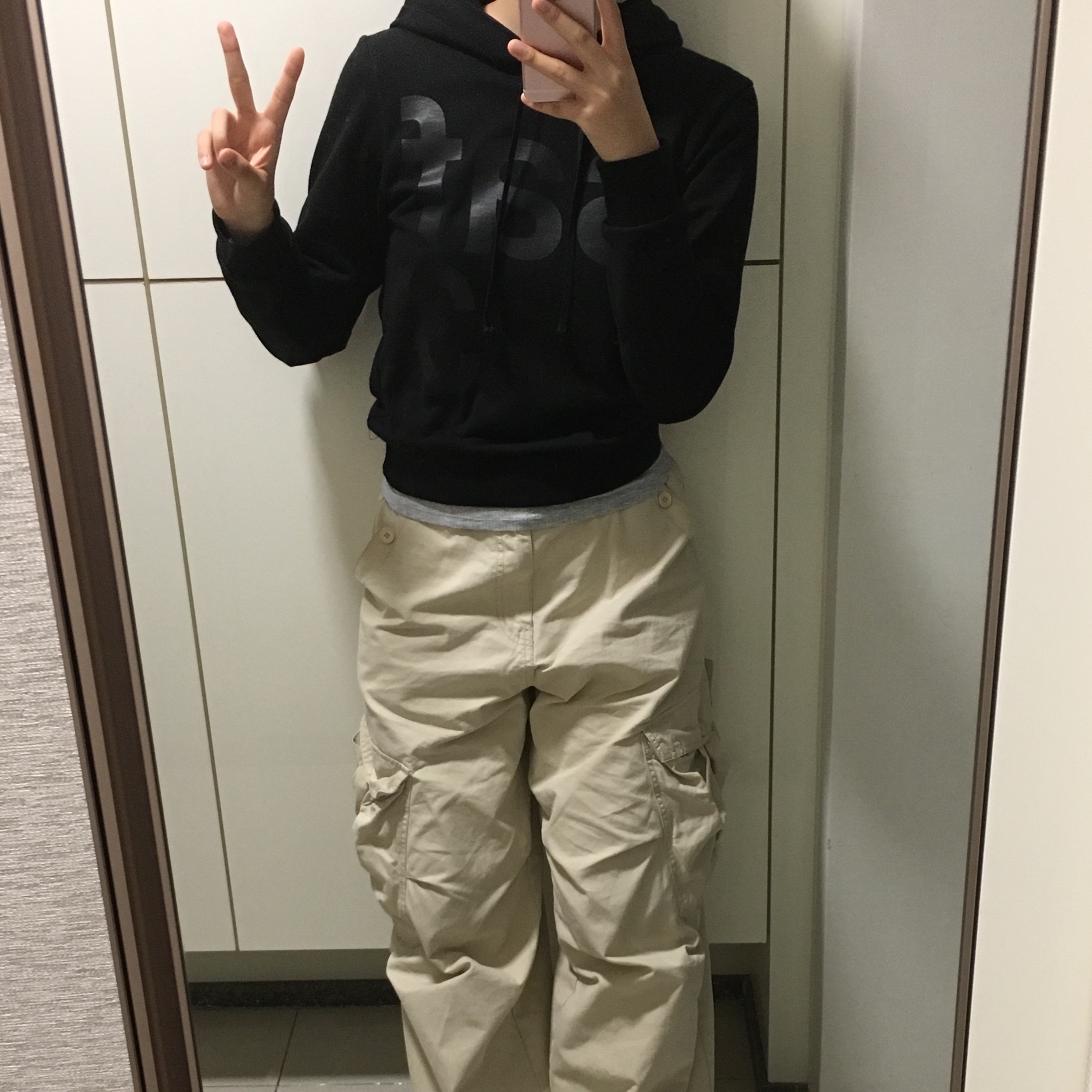 [KREAM 단독] Safarispot Women 1/2 Basic Safari Hoodie Black 착용 스타일 - 1