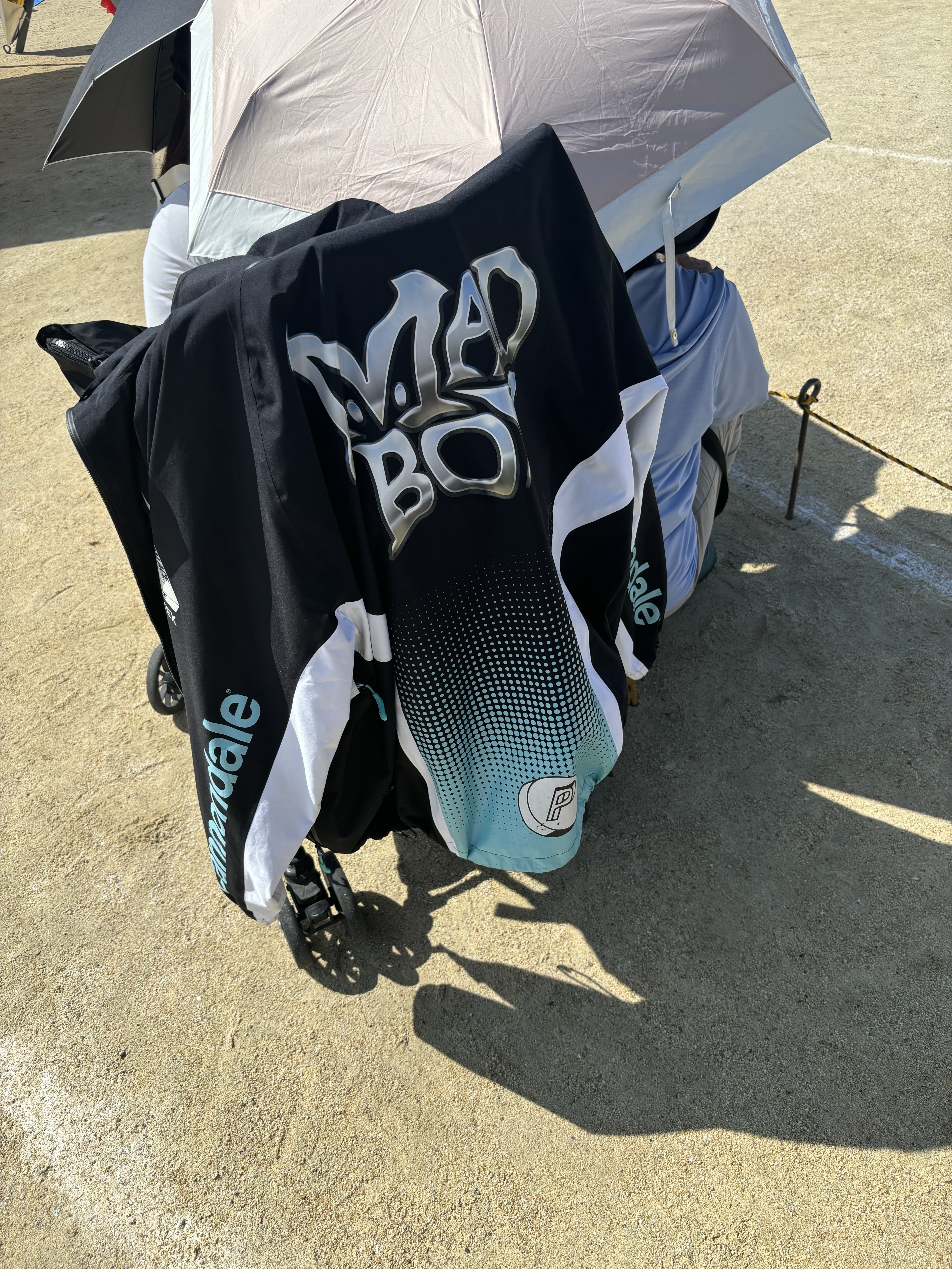 Palace x Cannondale Mad Boy Gore-Tex Paclite Jacket Black Mint - 21FW, Palace x Cannondale Mad Boy 6-Panel Black - 21FW 착용 스타일 - 2