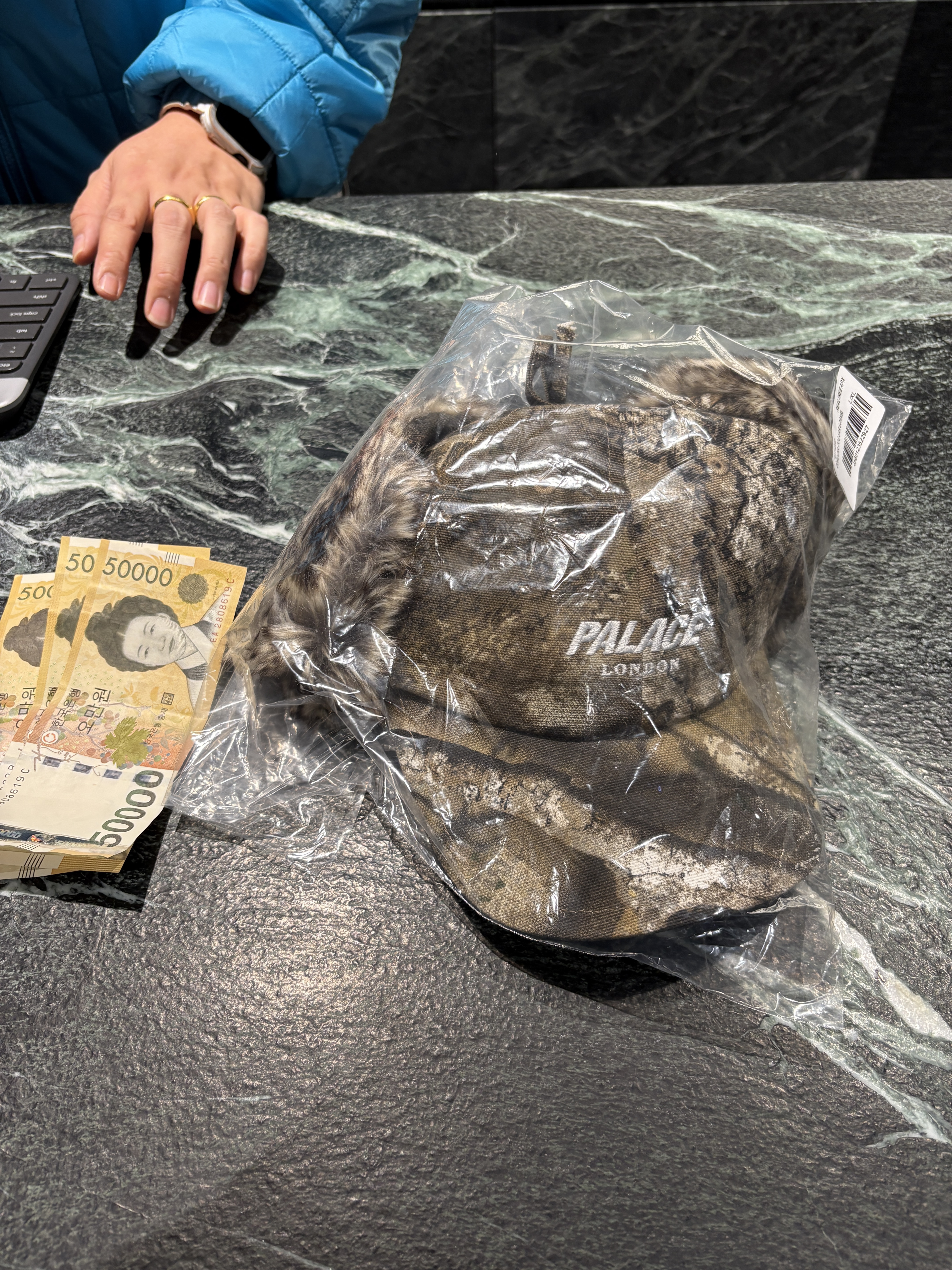 Palace Cordura Dog Ear 6-Panel Realtree APX - 24FW 착용 스타일