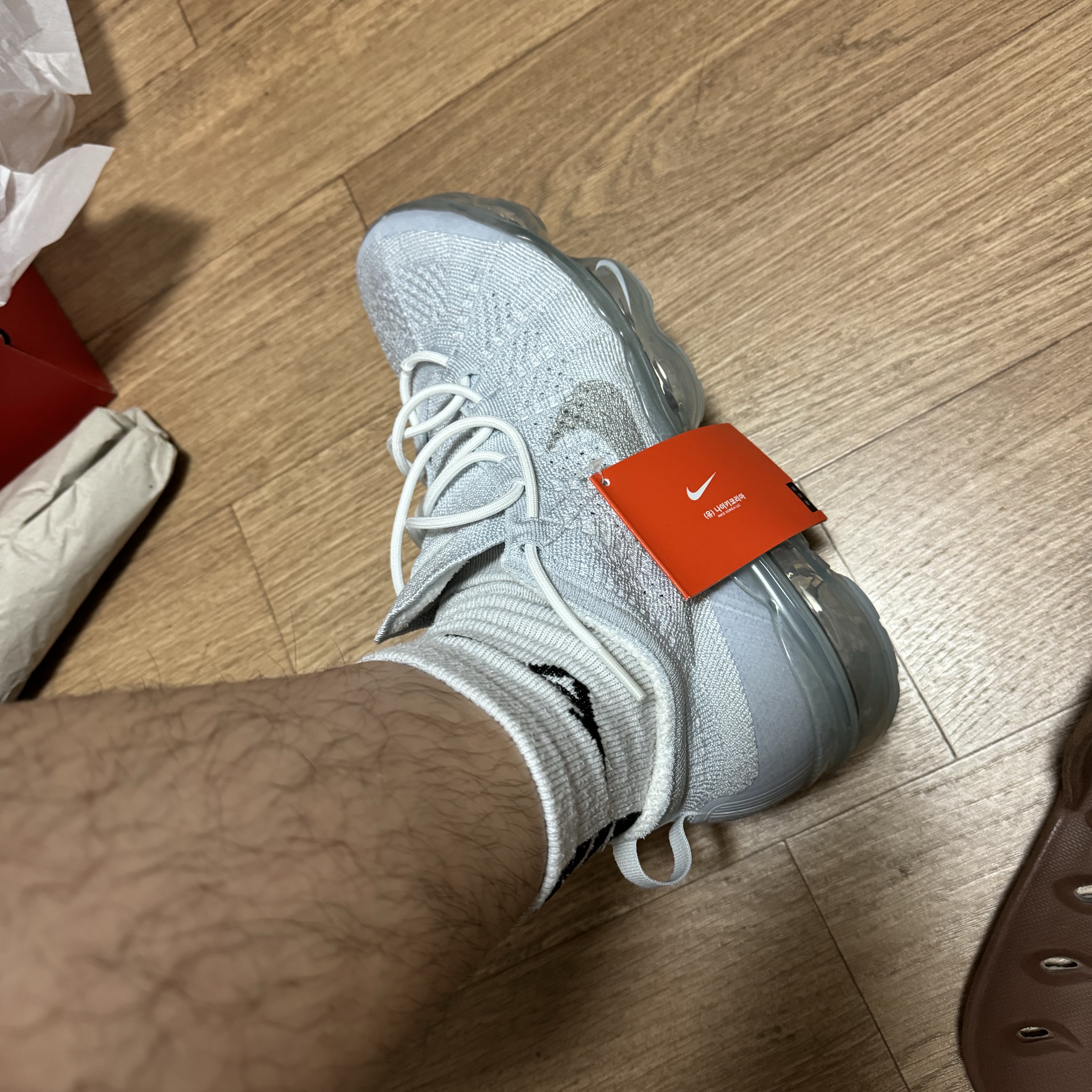 Nike Air VaporMax 2023 Flyknit Pure Platinum 착용 스타일