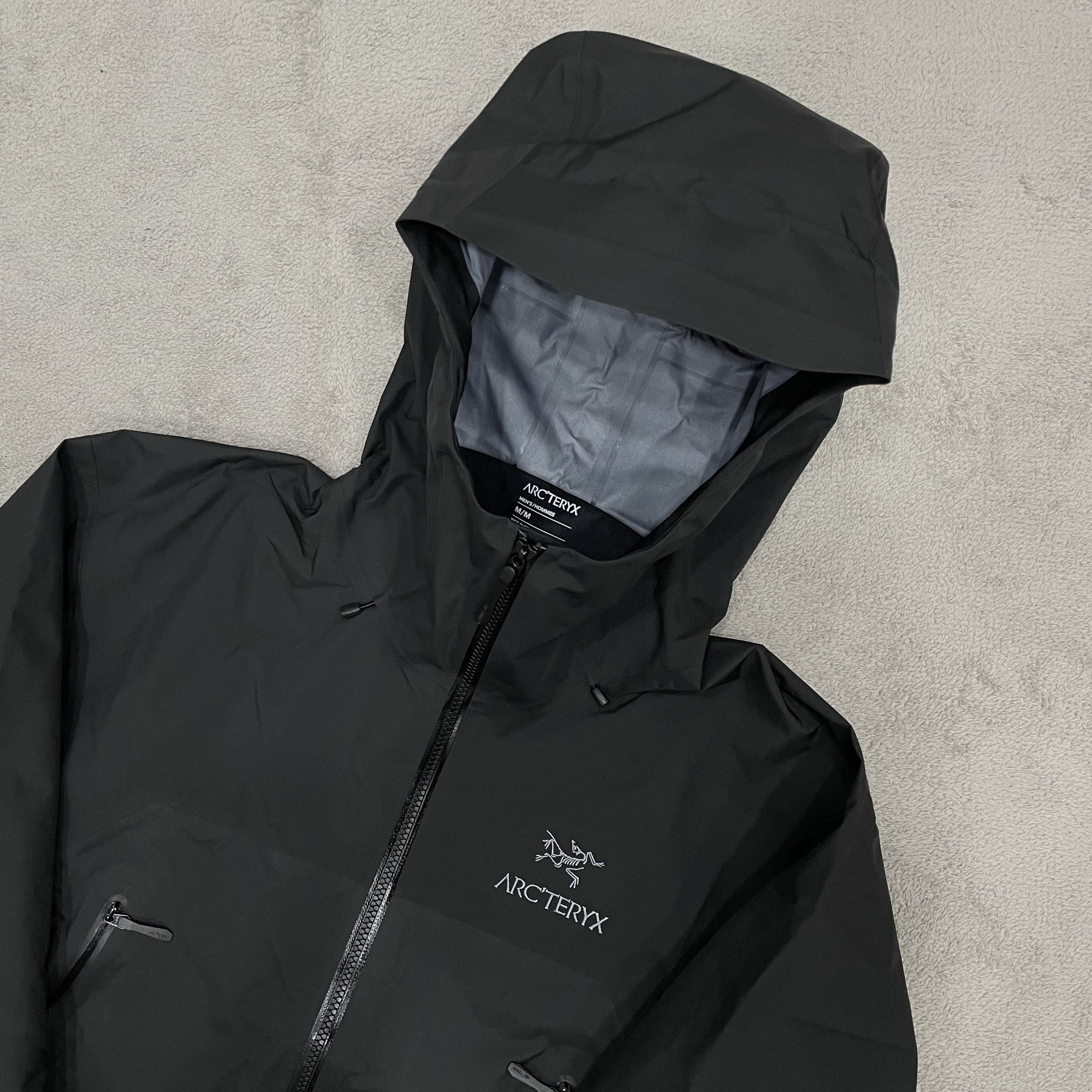 Arc'teryx Beta AR Jacket Black 착용 스타일