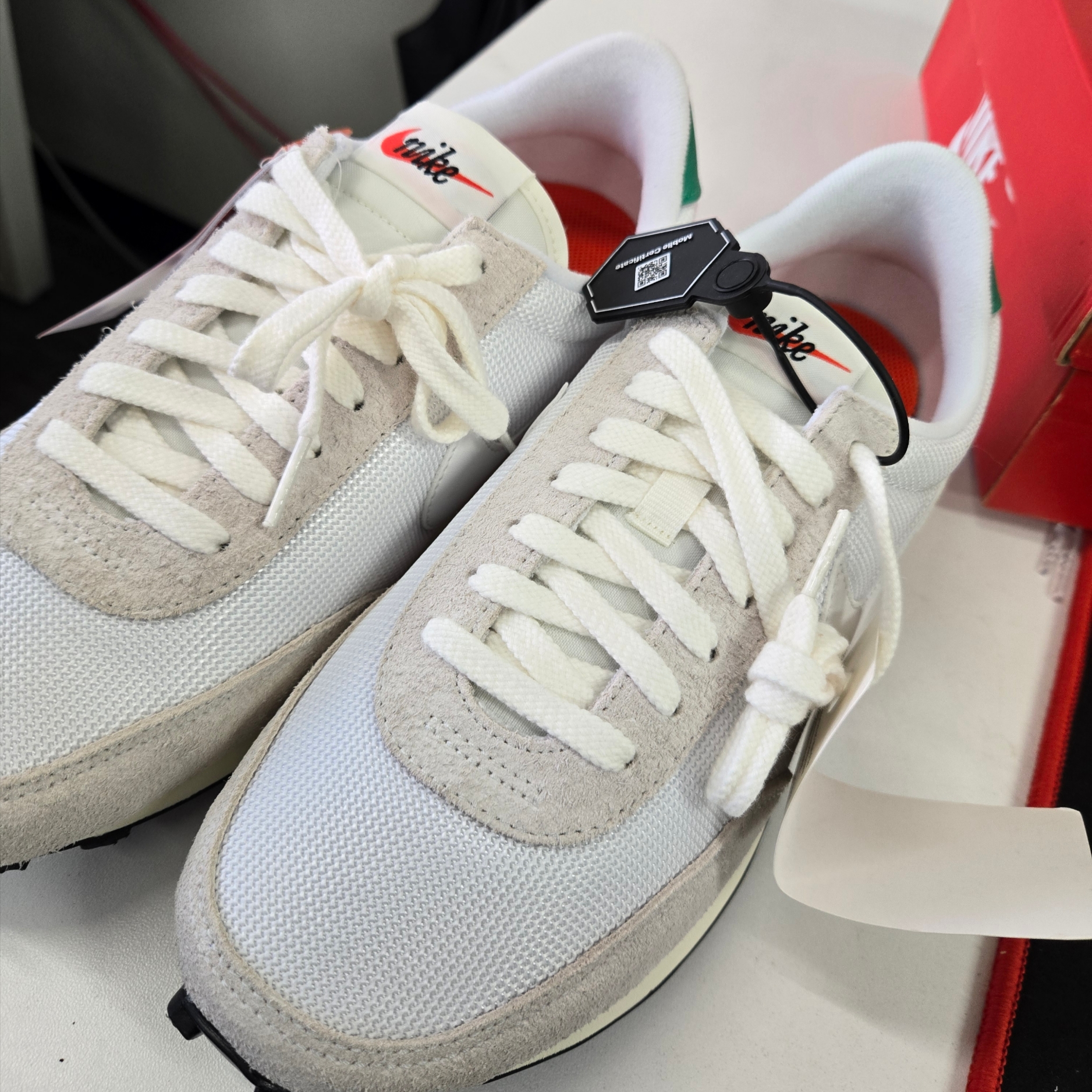 (W) Nike Daybreak Vintage Stadium Green 착용 스타일