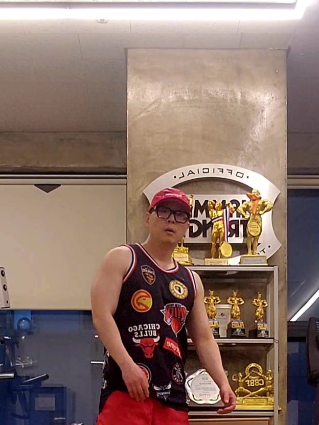 Supreme Gloss Ripstop Camp Cap Red - 23FW, Supreme x Nike NBA Teams Authentic Jersey Black - 18SS 착용 스타일 - 3