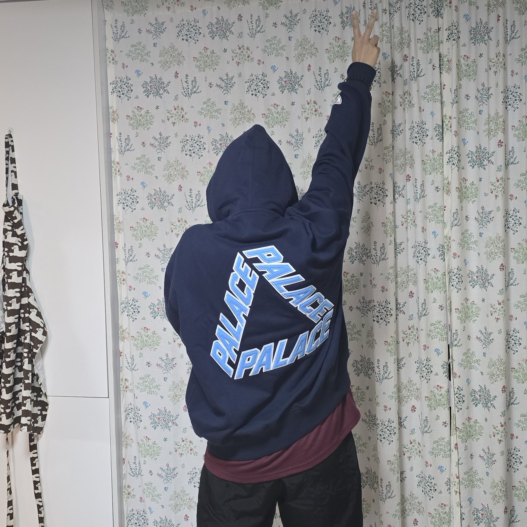 Palace Athlique P3 Hood Navy - 24FW 착용 스타일 - 4