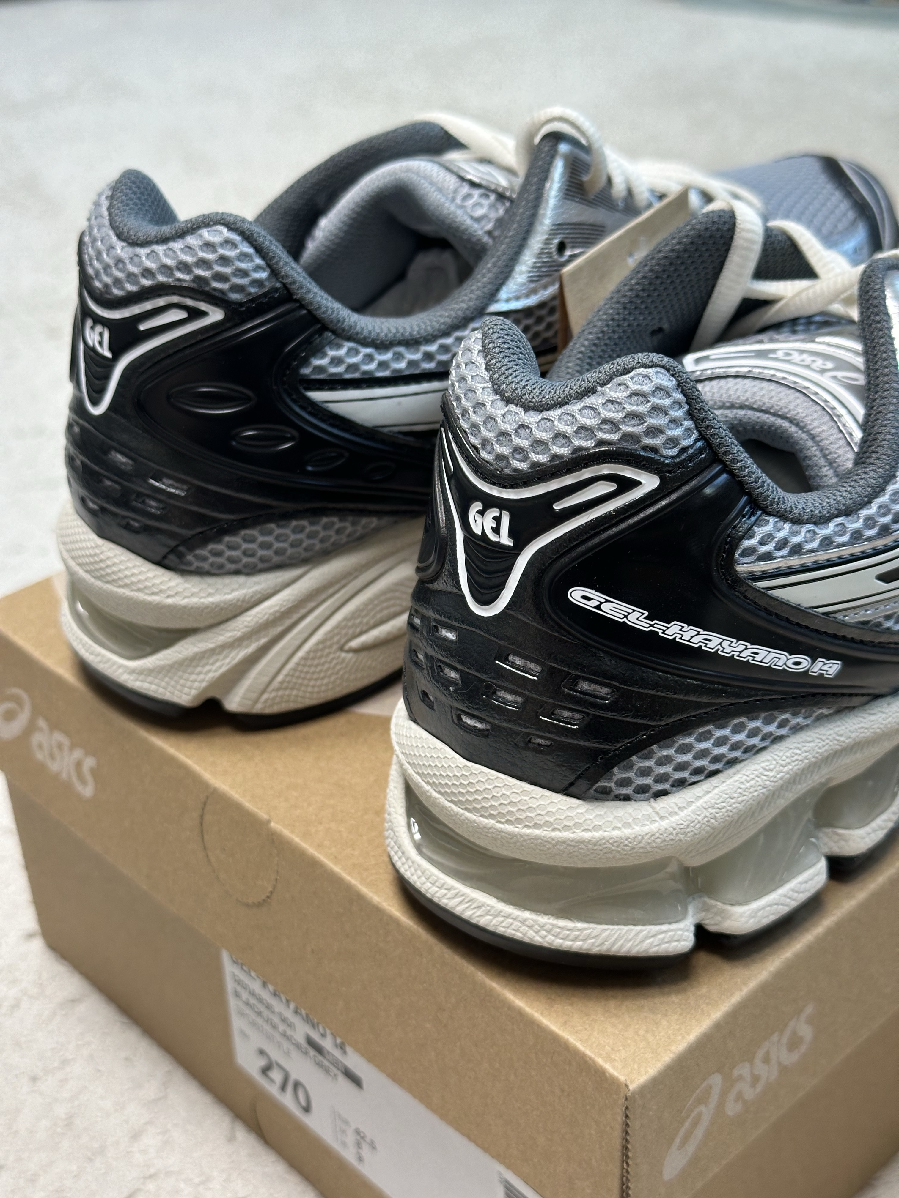 Asics Gel-Kayano 14 Black Glacier Grey 착용 스타일