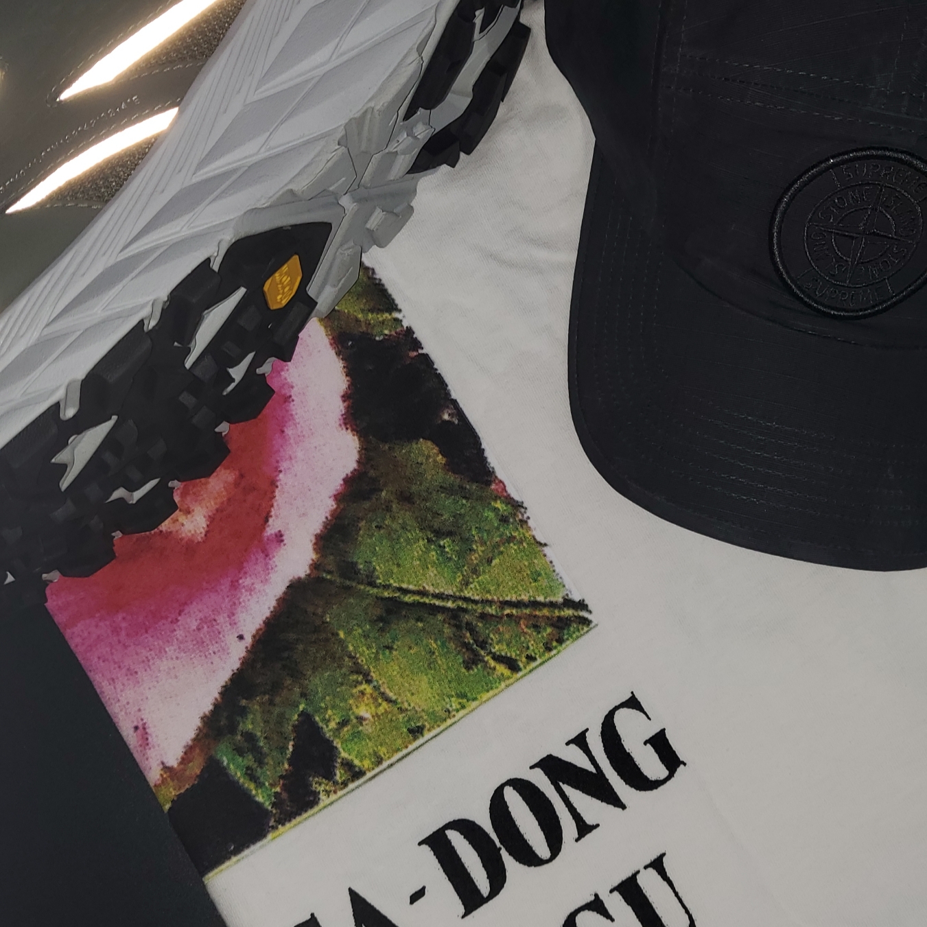 Supreme Seoul Box Logo T-Shirt White - 23FW, Hoka x WTAPS Anacapa Low GTX Four Leaf Clover 착용 스타일