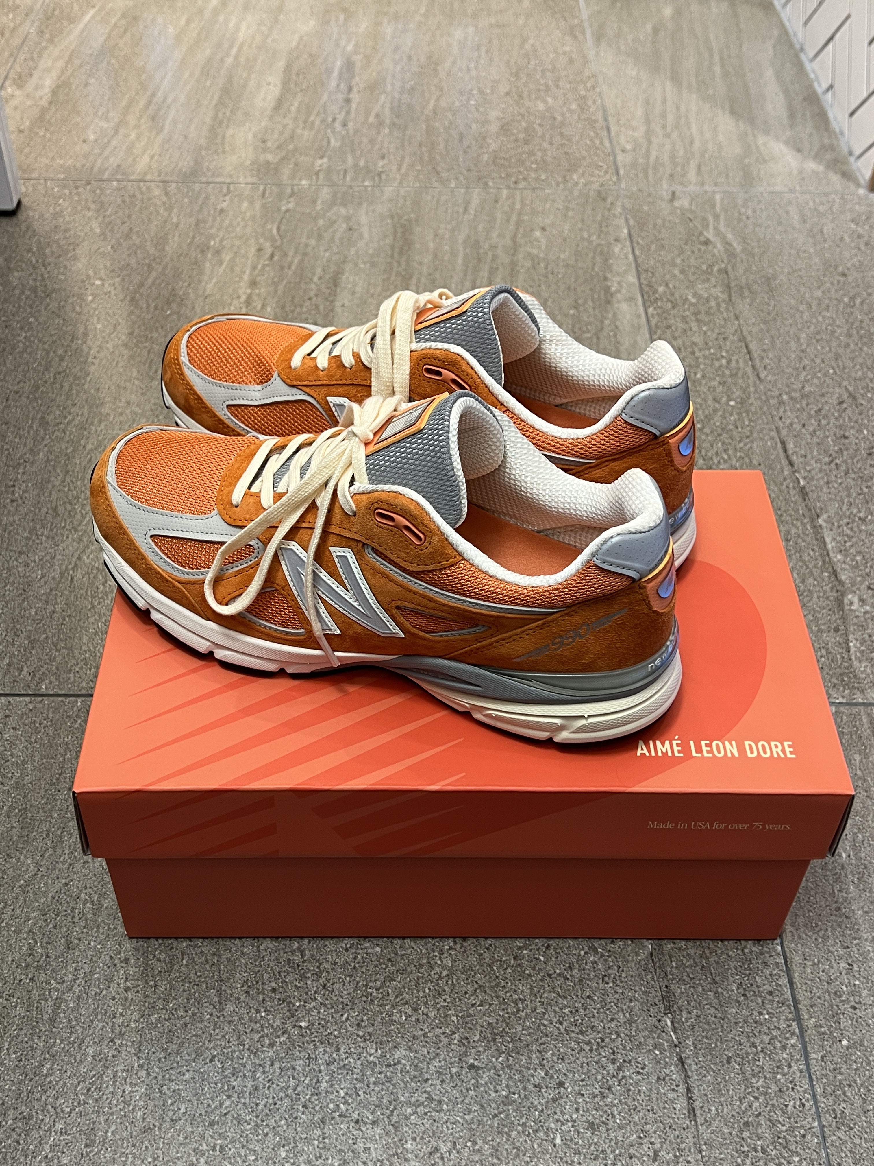 New Balance x Aime Leon Dore 990v4 Made in USA Red Clay Cream, New Balance 990v4 Made in USA Grey Silver 착용 스타일