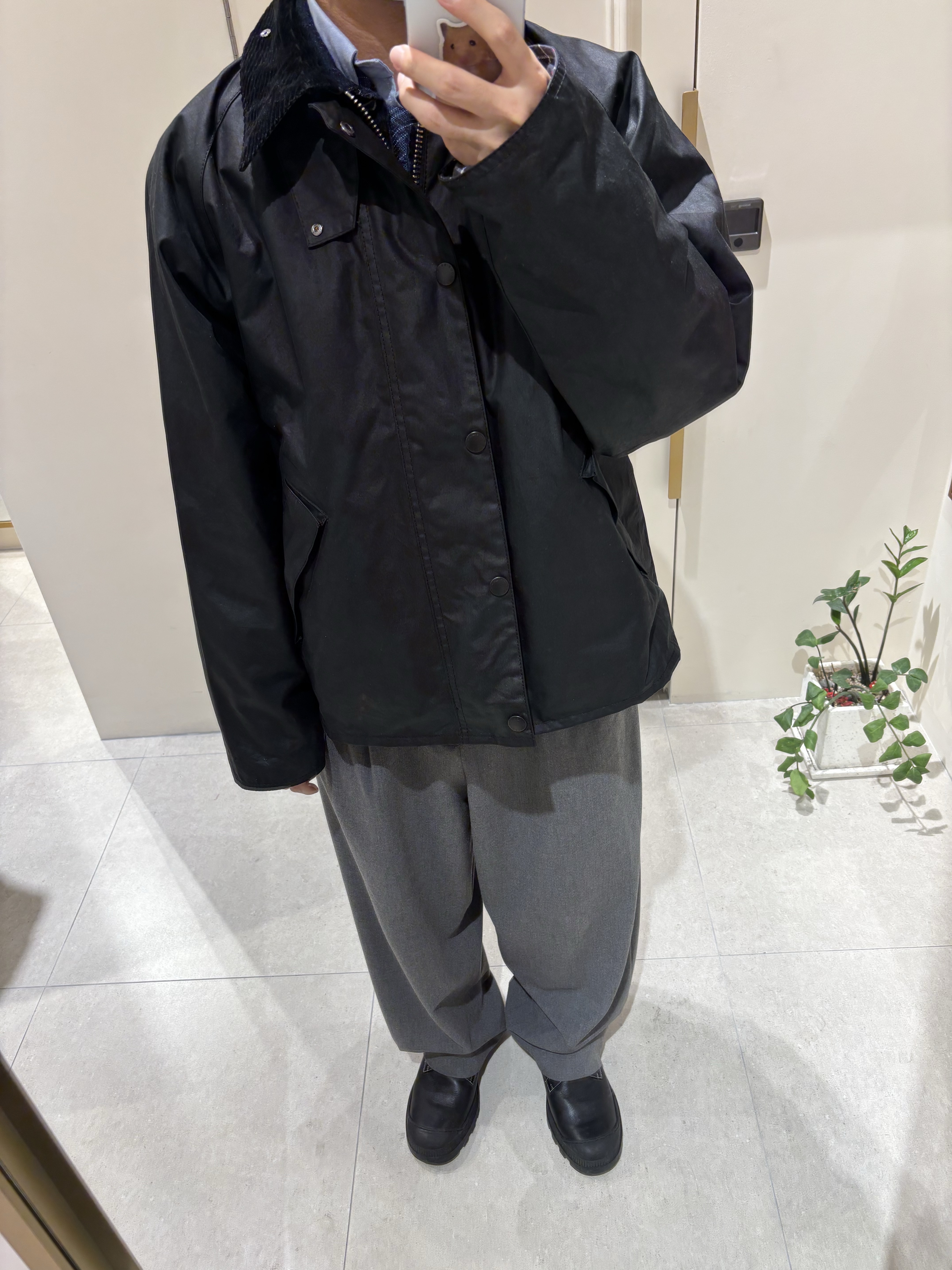 Barbour Transport Wax Jacket Black 착용 스타일